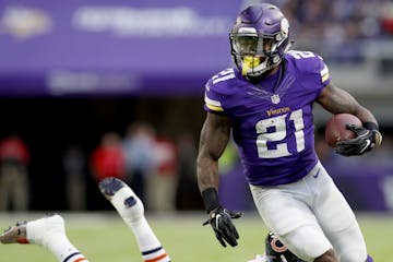 Minnesota Vikings Jerick McKinnon (21).