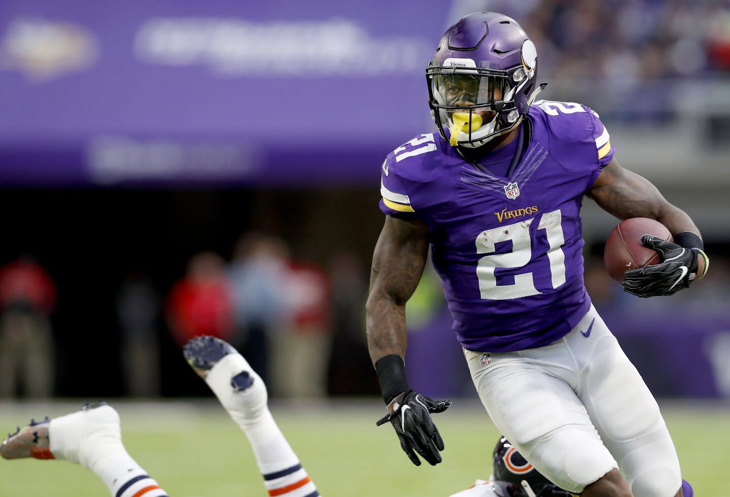 Minnesota Vikings Jerick McKinnon (21).