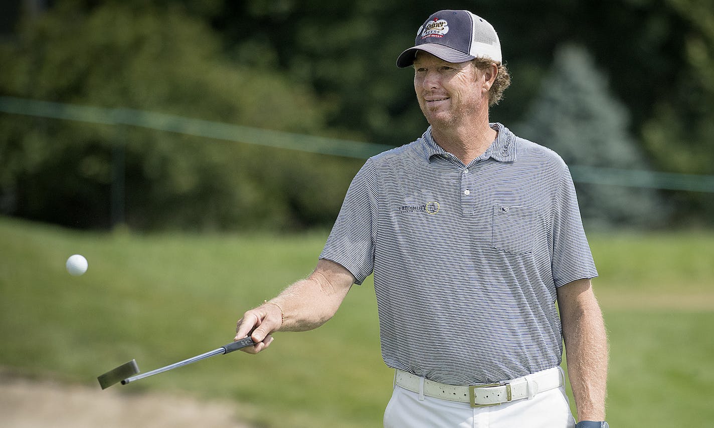 Tim Petrovic tipped a golf ball to the amateurs he was golfing with at the 3M Championship Pro-Am tournament, Wednesday, August 1, 2018 at the Tournament Players Club in Blaine, MN. ] ELIZABETH FLORES &#xef; liz.flores@startribune.com