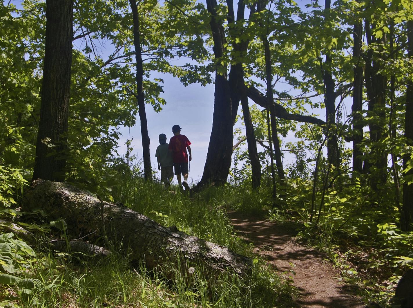 Ryan and Jordan Muschler hiked Oberg Mountain loop trail, an easy 2.2-mile hike with overlooks at every turn that is just minutes from Lutsen Resort.