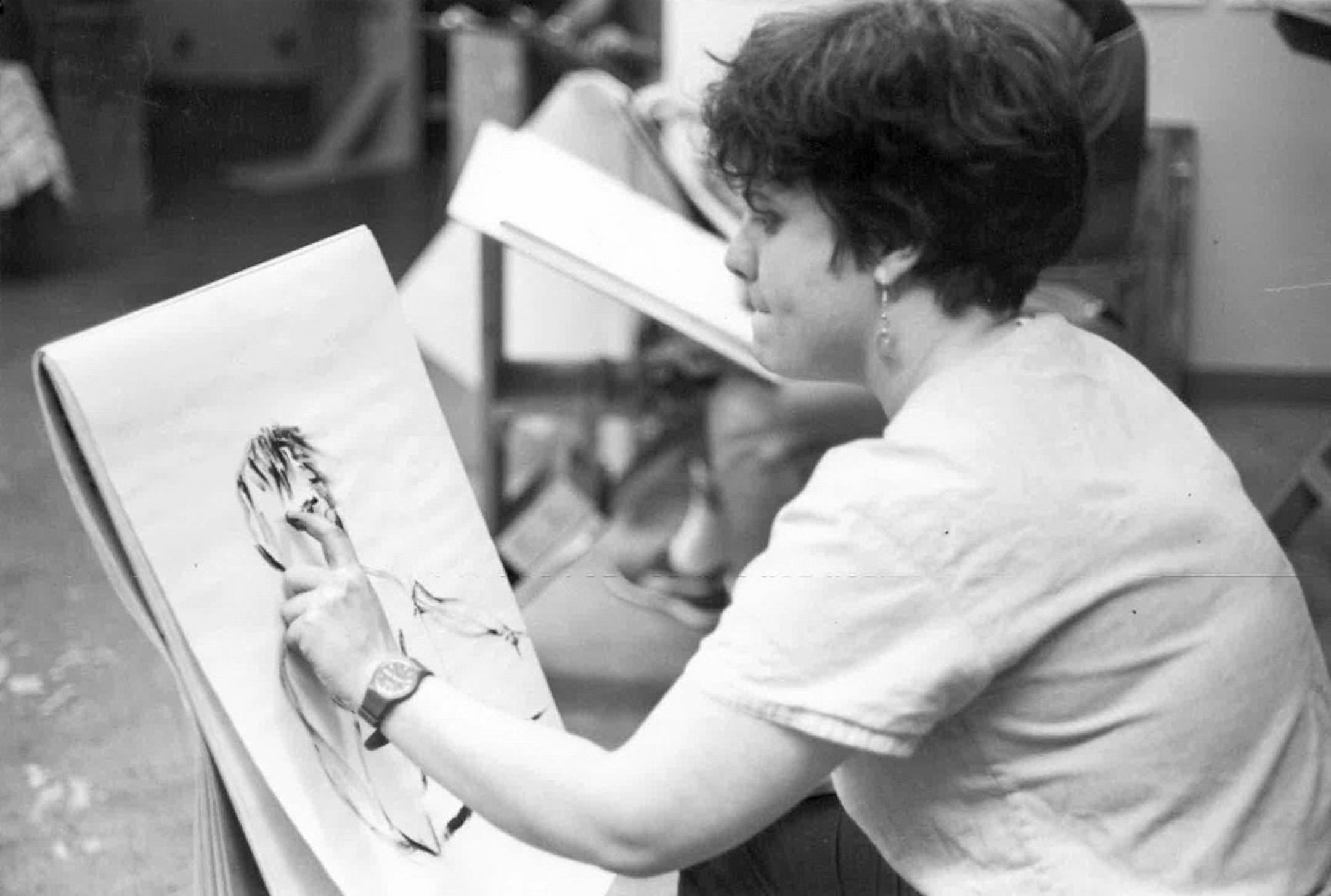 A student in an Intermediate Drawing class at the Minnesota Museum of Art, ca. 1984. Archival photo courtesy of Minnesota Museum of American Art.