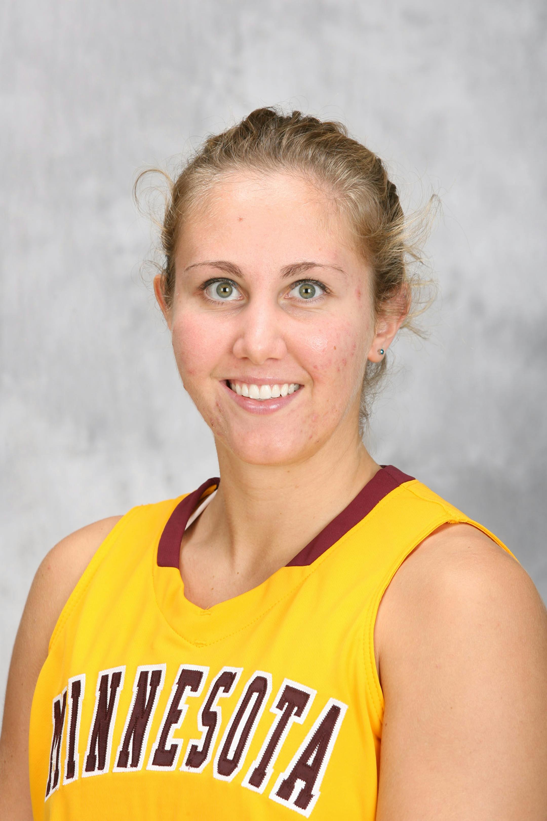 Gophers senior center Kristen Dockery