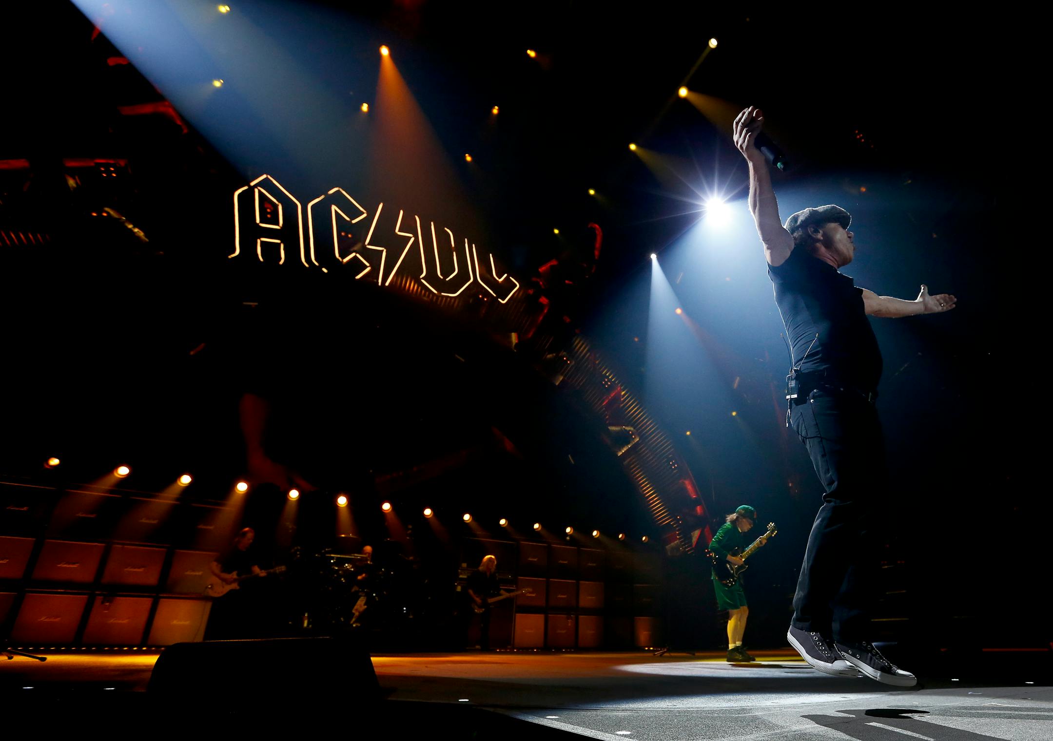 Brian Johnson and AC/DC performed at the Xcel Energy Center on Sunday night. ] CARLOS GONZALEZ cgonzalez@startribune.com - February 14, 2016, New St. Paul, MN, Xcel Energy Center, AC/DC Concert
