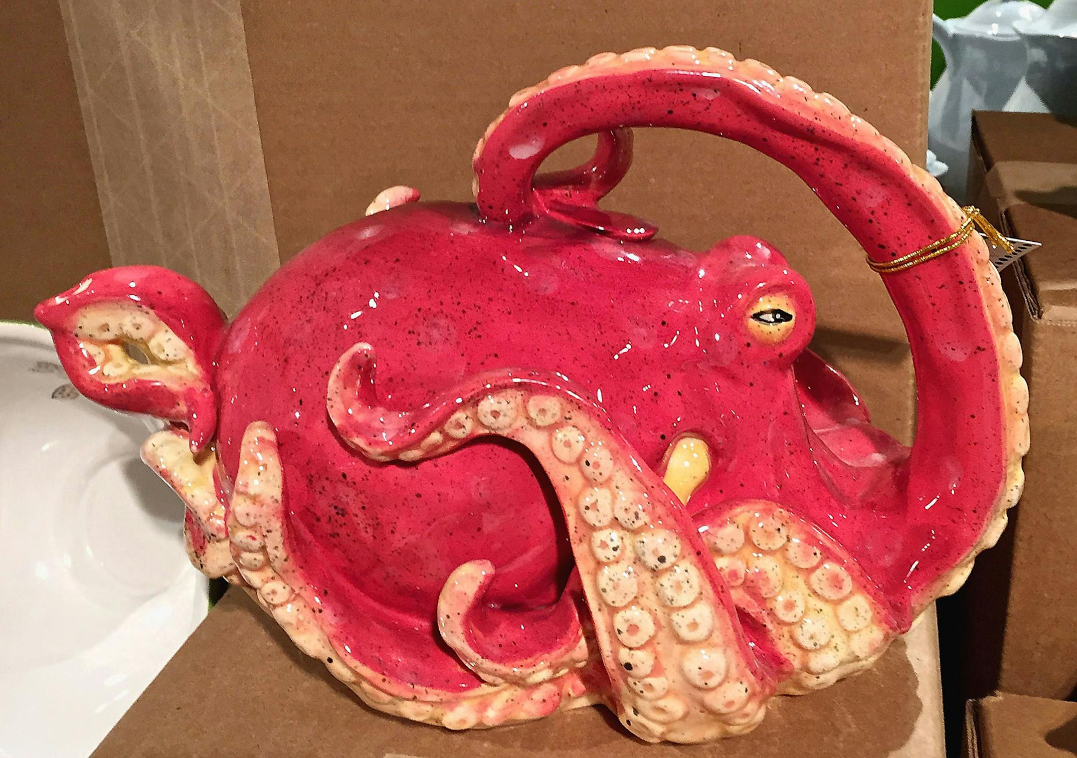 Blue Sky's rather realistic octopus teapot. (Patricia Sheridan/Pittsburgh Post-Gazette/TNS) ORG XMIT: 1186326