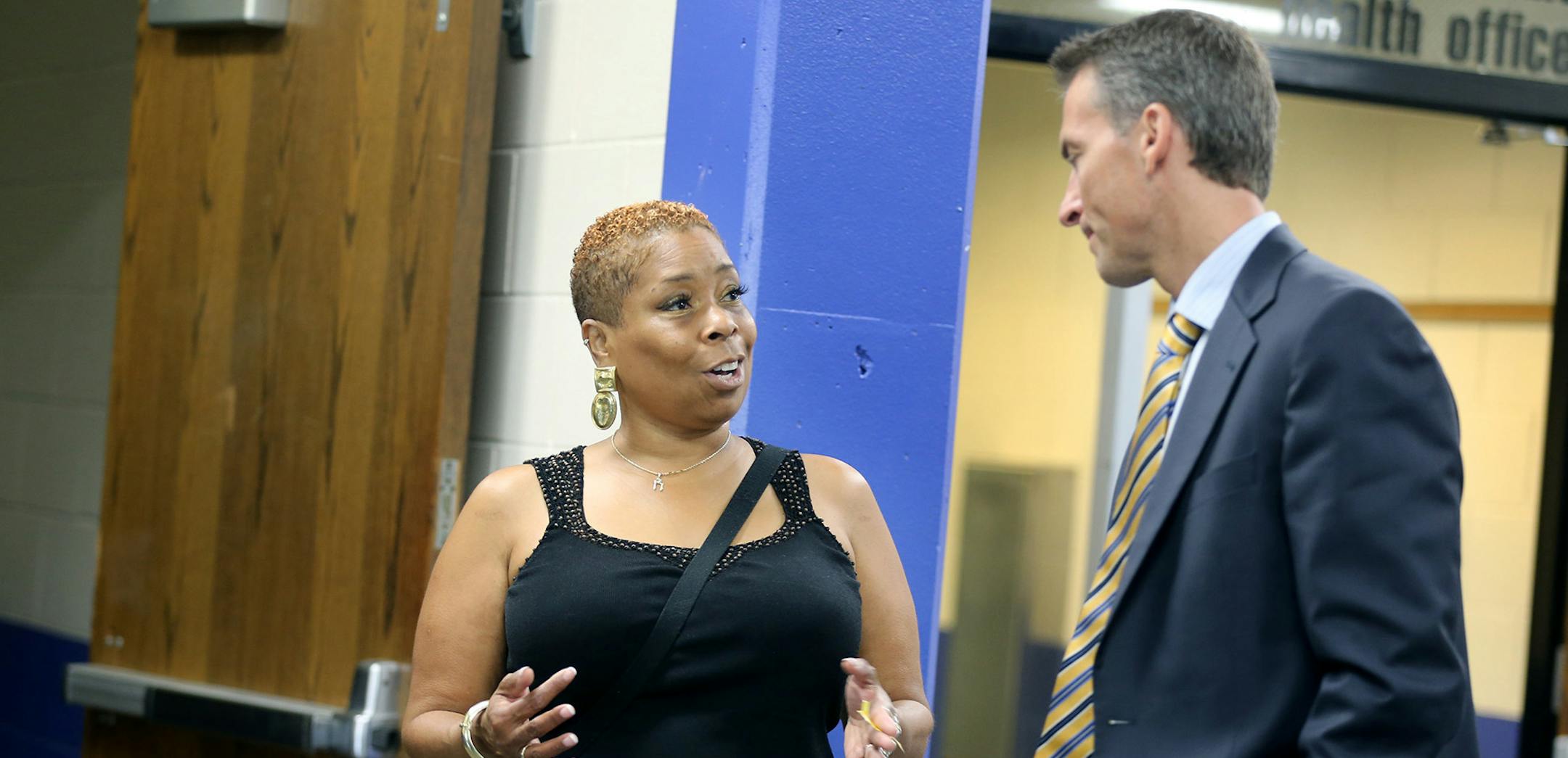 North High School Principal Dr. Shawn Harris-Berry, left, gave new Minneapolis Superintendent Ed Graff a tour of the school during the first day of school, Monday, August 29, 2016 in Minneapolis, MN. ] (ELIZABETH FLORES/STAR TRIBUNE) ELIZABETH FLORES • eflores@startribune.com ORG XMIT: MIN1608291035291367