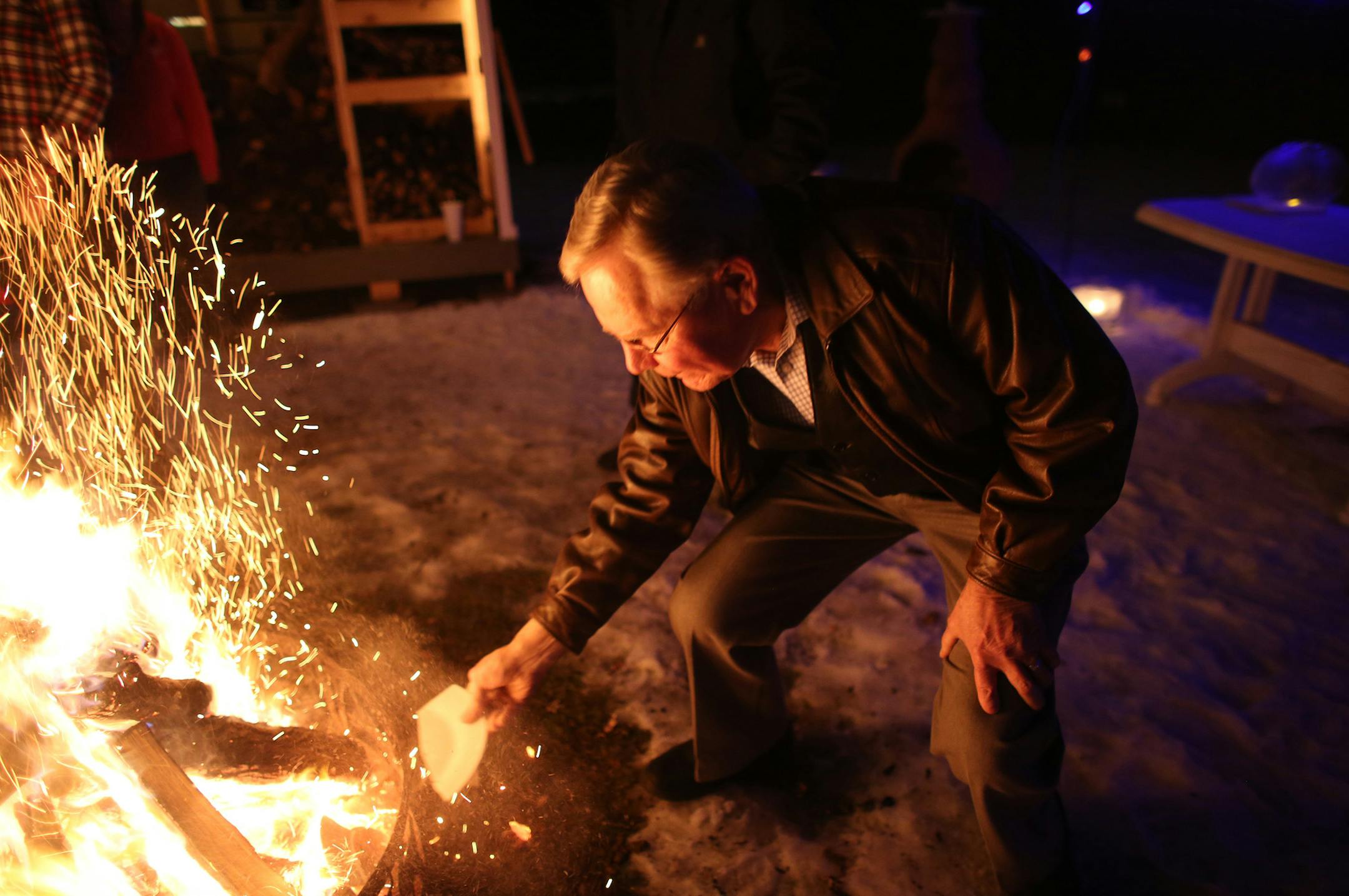 Bob Swenson, of Bloomington, broke a plate with his fears written as part of the celebratioon. Swenson was also dealing with mesothelioma. ] (KYNDELL HARKNESS/STAR TRIBUNE) kyndell.harkness@startribune.com At the ninth annual LungLeavin' Day in Roseville, Min., Saturday, February 7, 2015.