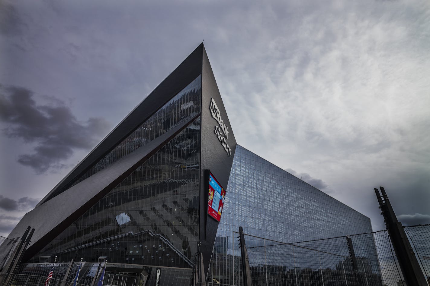 Years in the making, the three-year study of bird fatalities at the glass palace that is U.S. Bank Stadium becomes public. Expected release by National Audubon Society Thursday afternoon.] RICHARD TSONG-TAATARII &#xa5; richard.tsong-taatarii@startribune.com