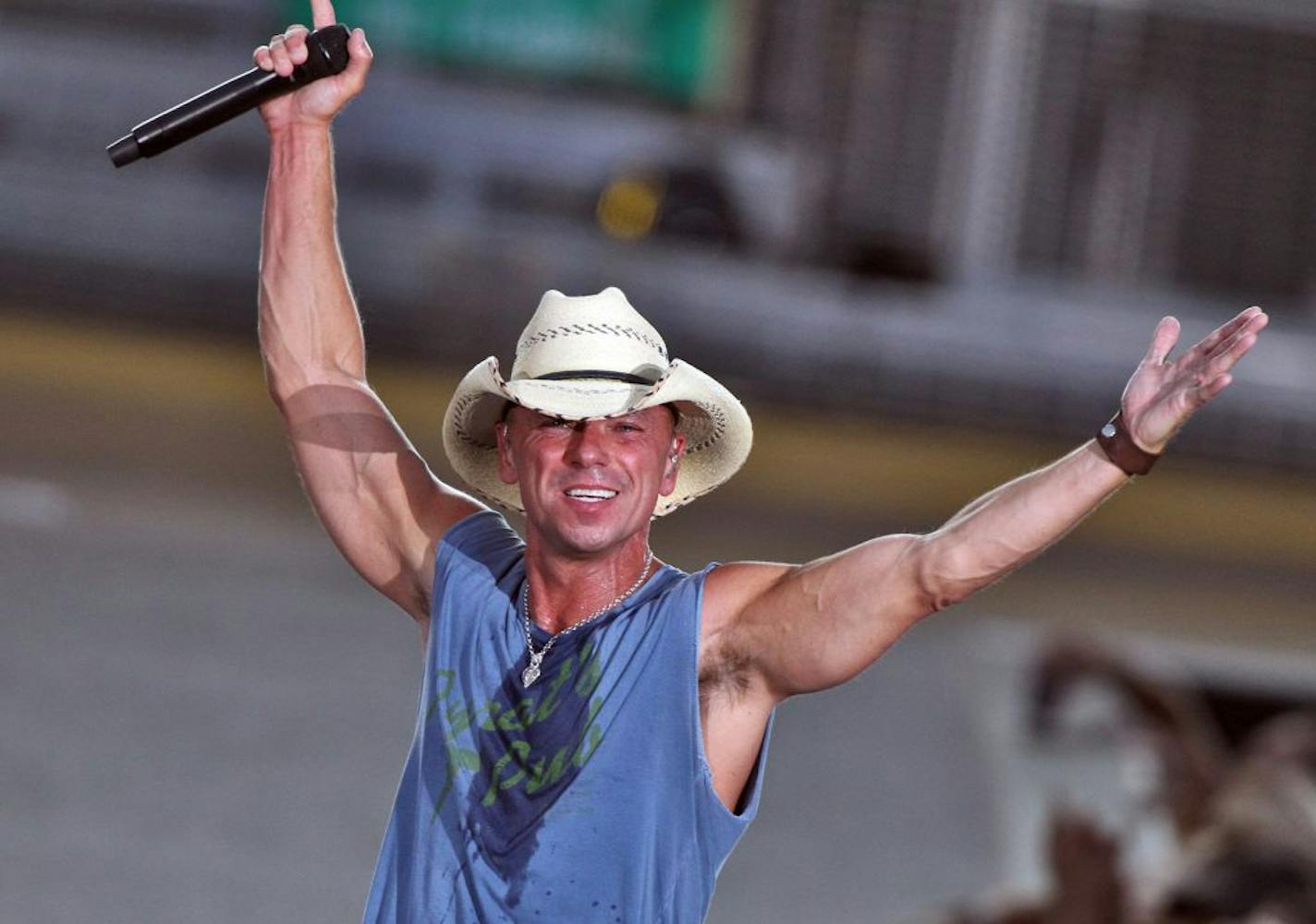 Kenny Chesney in concert at Target Field. (MARLIN LEVISON/STARTRIBUNE(mlevison@startribune.com