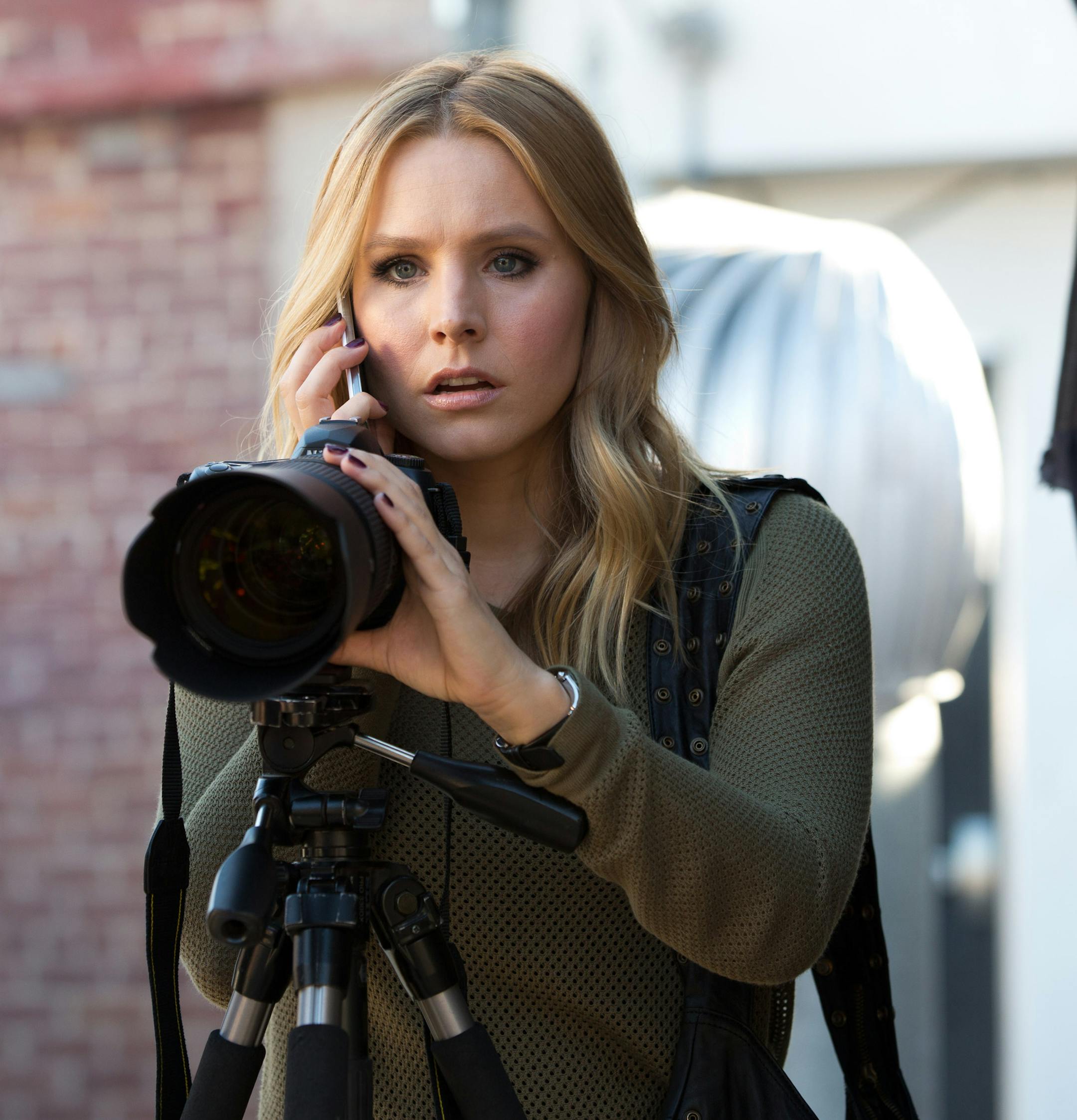 This image released by Warner Bros. Pictures shows Kristen Bell in a scene from "Veronica Mars." (AP Photo/Warner Bros. Pictures, Robert Voets) ORG XMIT: MIN2014031209254208