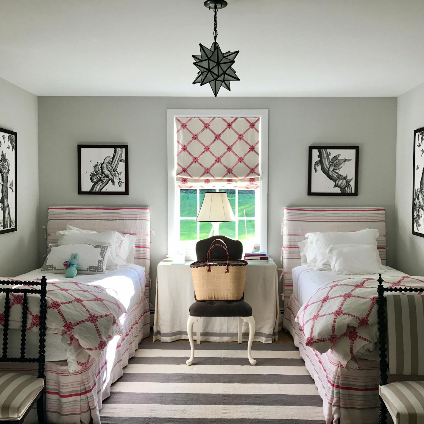 Elizabeth Mayhew's guest bedroom, painted with Benjamin Moore's Gray Owl. MUST CREDIT: Elizabeth Mayhew