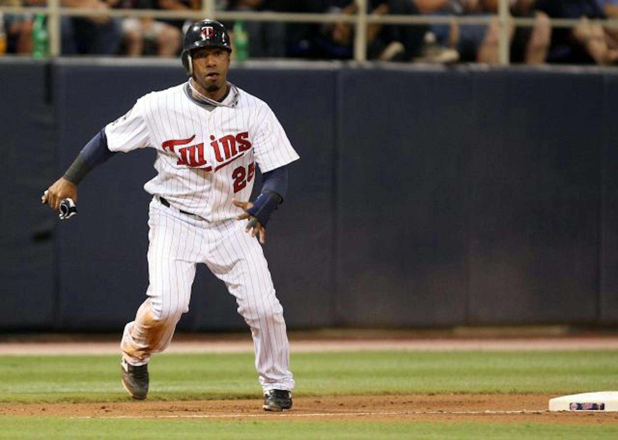 Alexi Casilla drove in two runs in the Twins' 3-2 victory over the Chicago White Sox on Wednesday night.