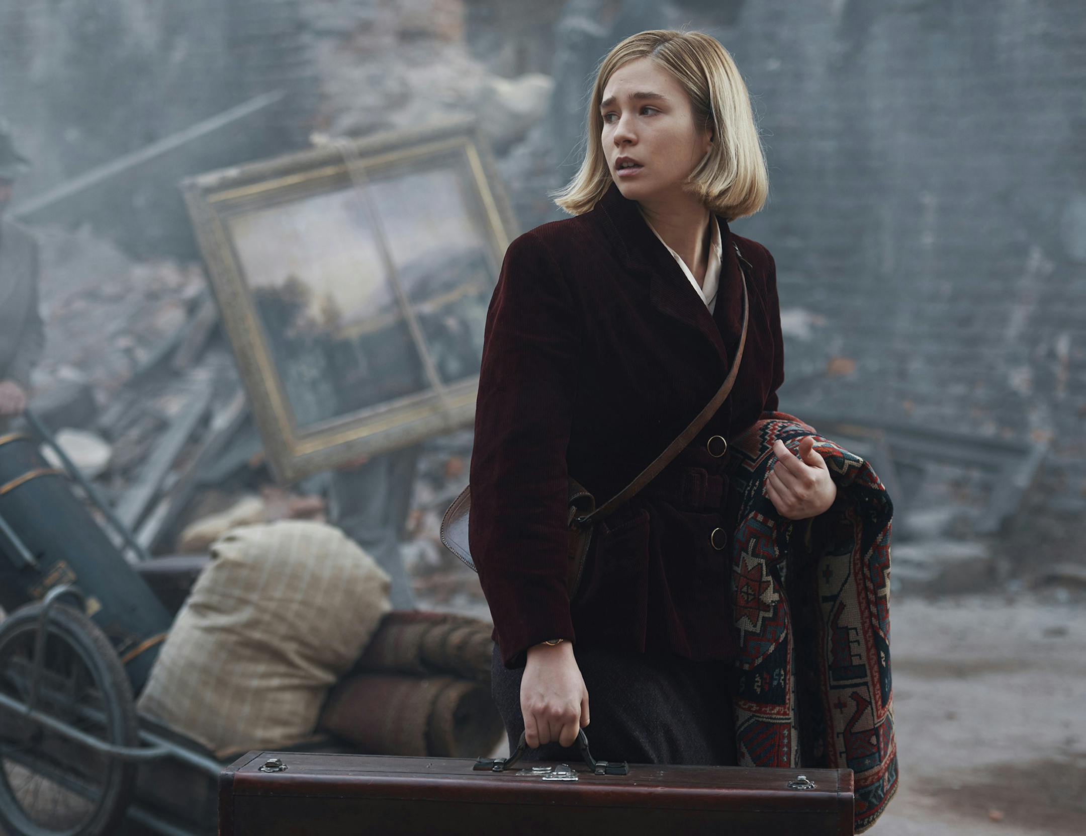 Zofia Wichlacz in "World on Fire."