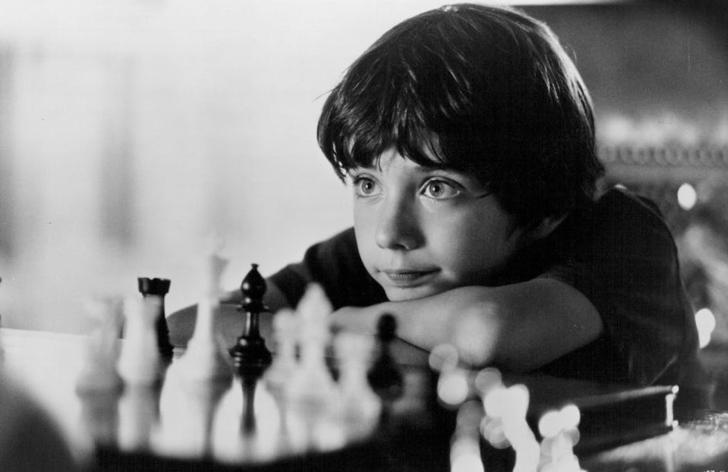 Josh Waitzkin (Max Pomeranc) is a chess genius in “Searching for Bobby Fischer.”