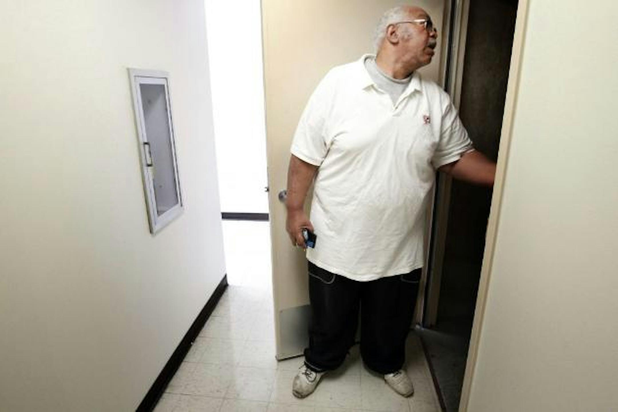 Security volunteer in public housing (file photo by Carlos Gonzalez)