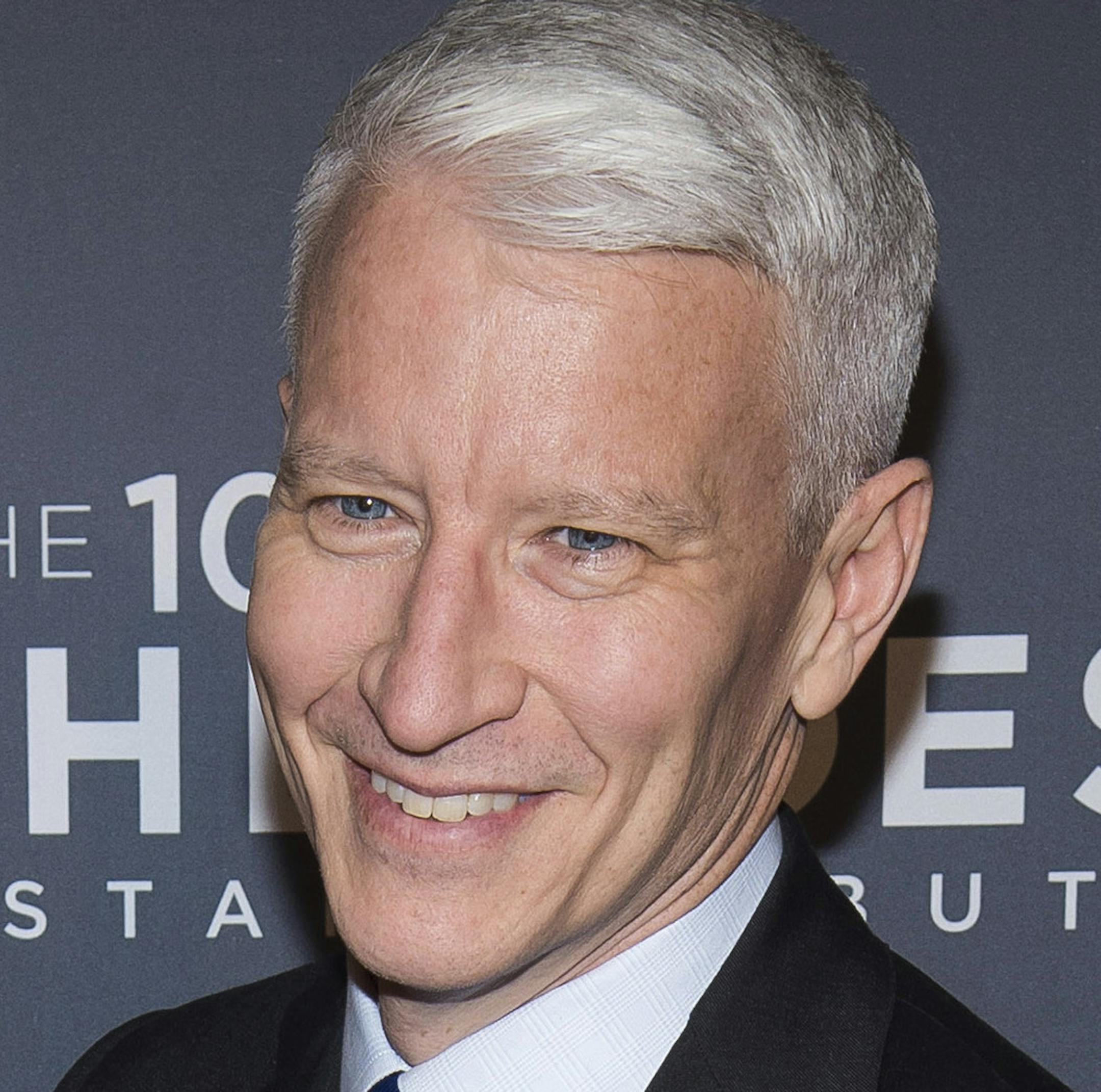 Kelly Ripa, left, and Anderson Cooper attend the 10th Annual CNN Heroes: An All-Star Tribute at the American Museum of Natural History on Sunday, Dec. 11, 2016, in New York. (Photo by Charles Sykes/Invision/AP)