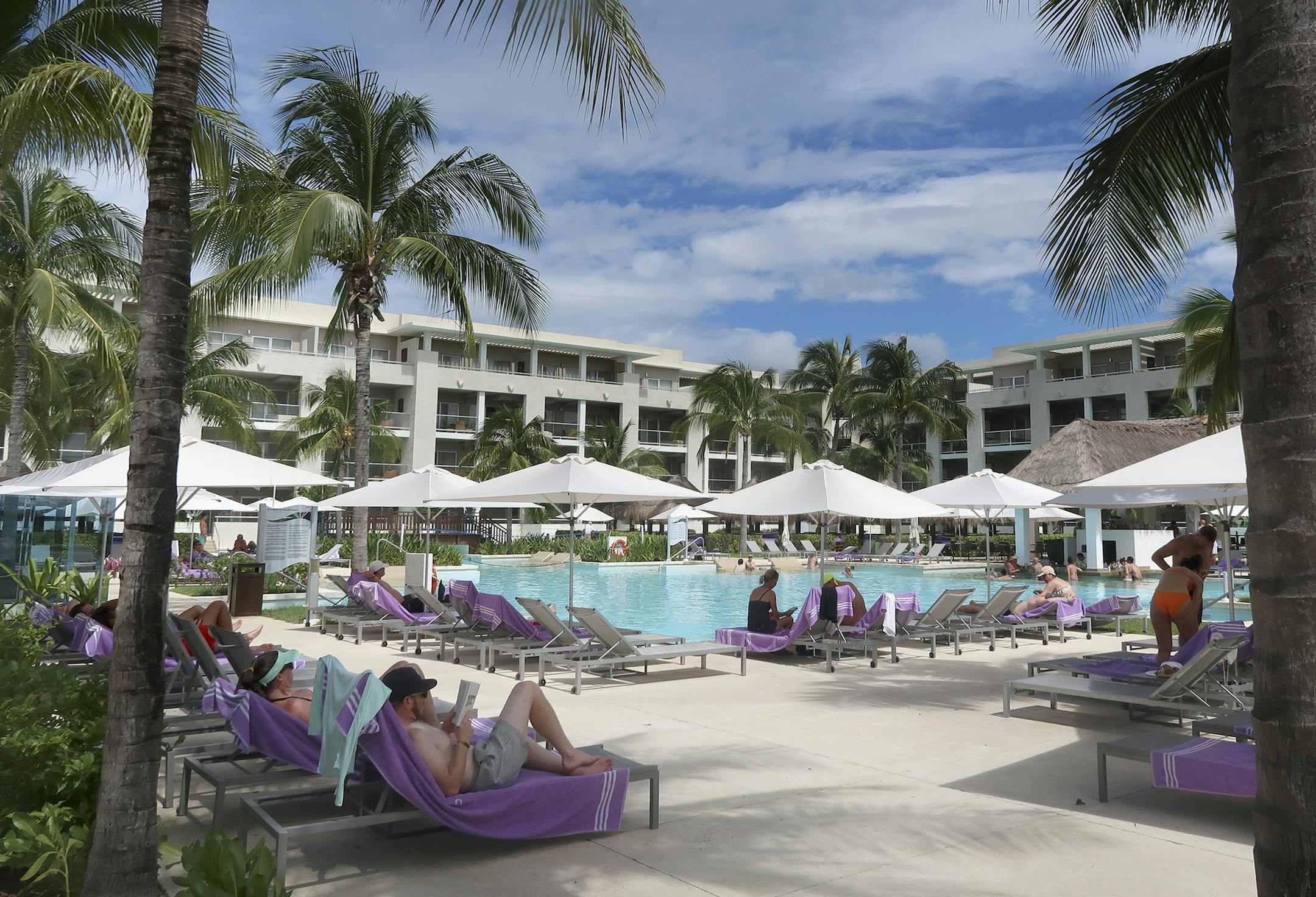 Slapped with the label of dangerous &#xf1; thanks to a pair of cautionary notices from the state department &#xf1; Playa del Carmen instead exuded only charm and security. [ The Star Tribune 2017 Star Tribune Photos By Amelia Rayno