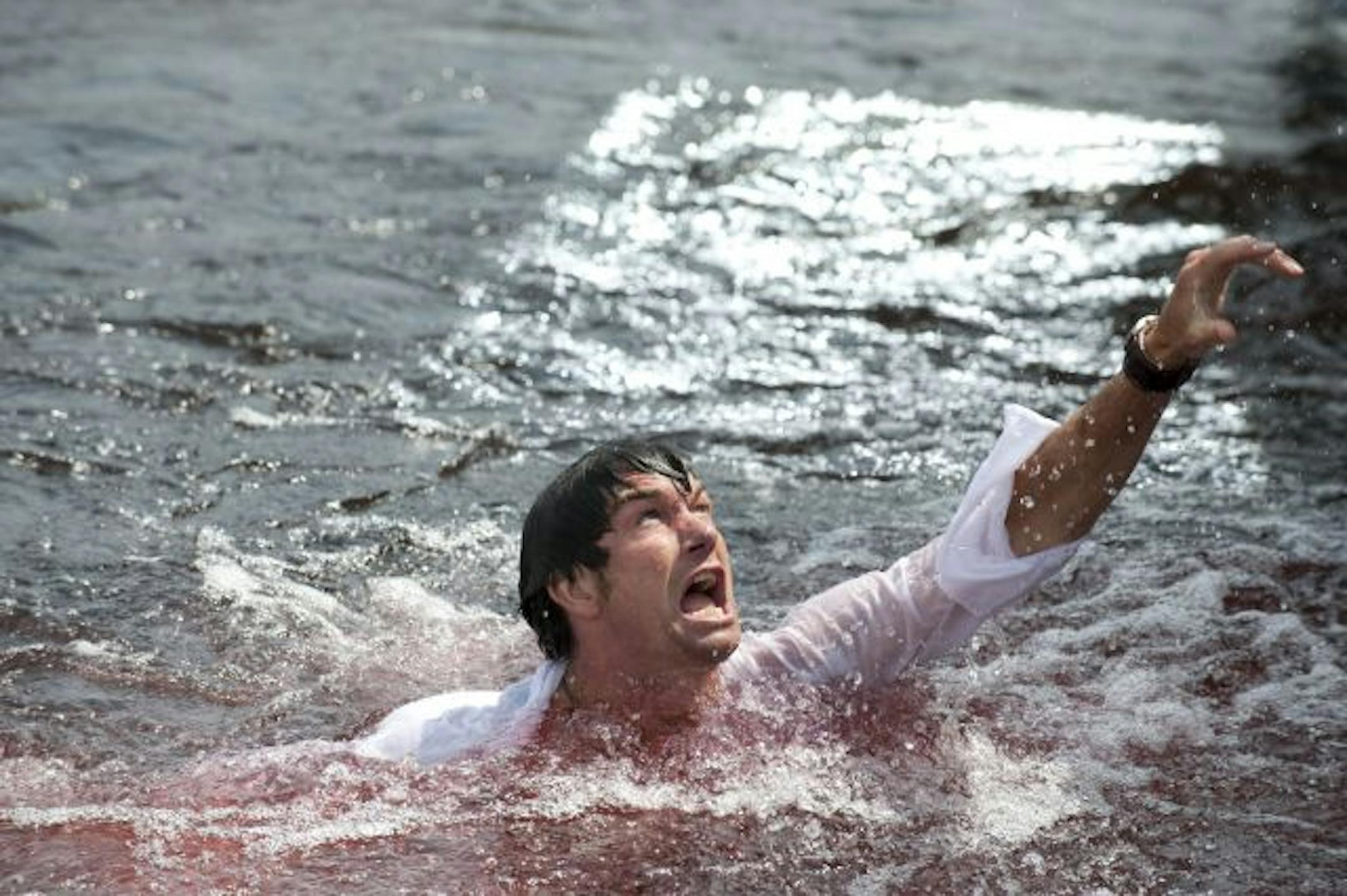 Jerry O'Connell in "Piranha 3D"