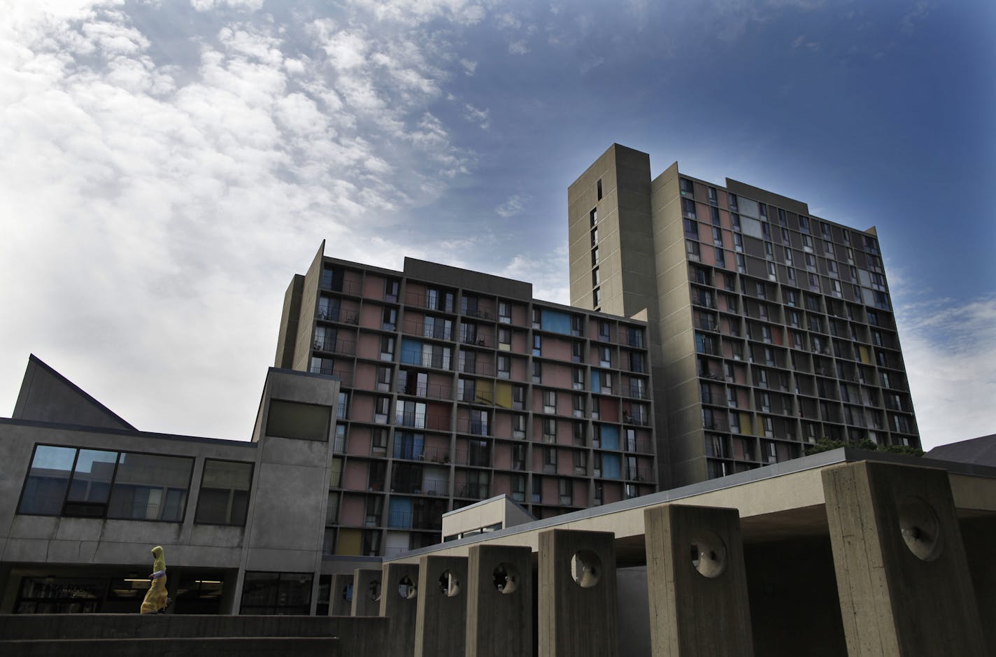 Richard Tsong-Taatarii/rtsong-taatarii@startribune.com Minneapolis, MN;7/20/10;left to right ] At Riverside Plaza complex, residents are awaiting whether the city will issue $80 million in housing bonds to refinance and rehab the 36-year-old site that is the largest affordable housing development in the state.