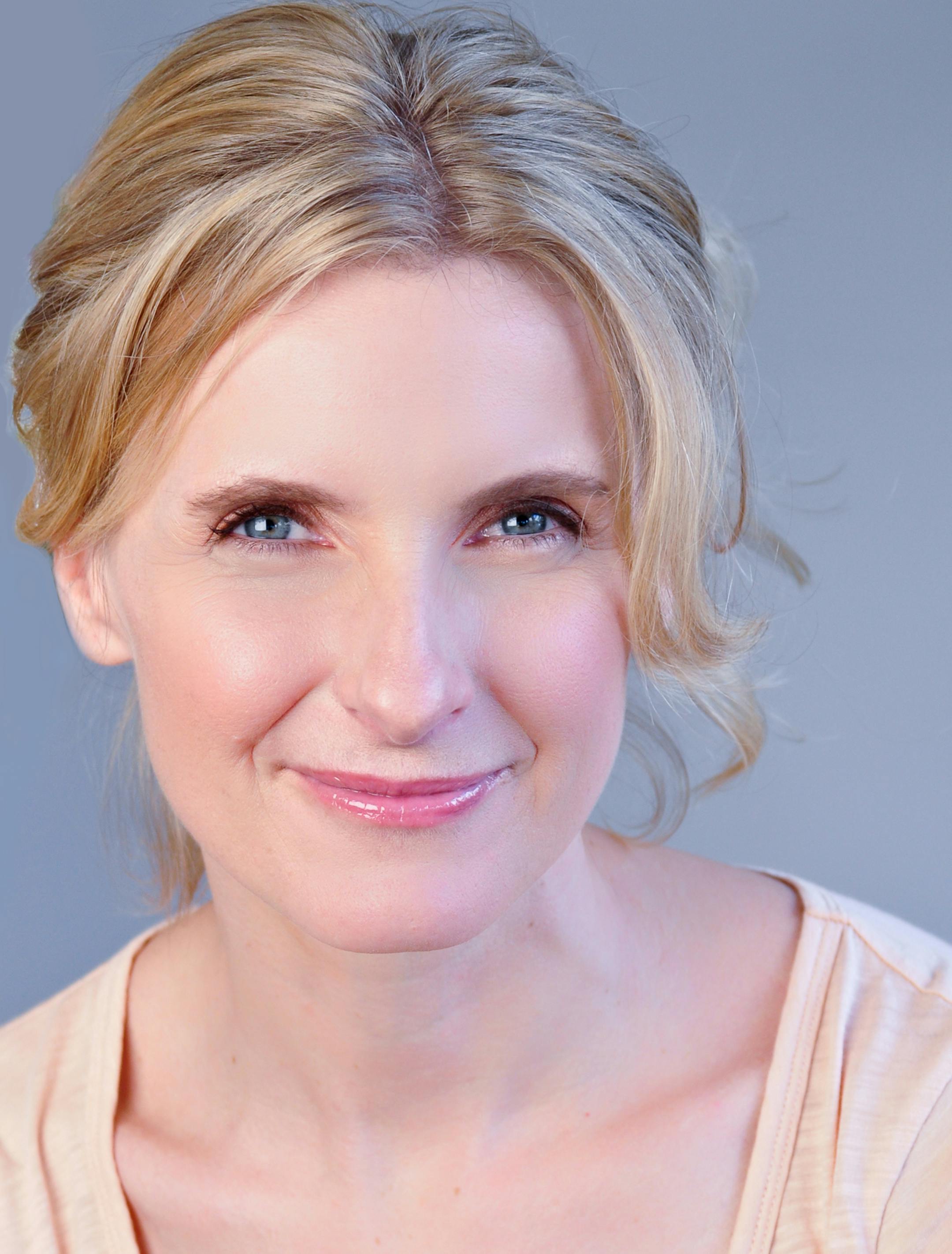 Elizabeth Gilbert. Photo by Jennifer Schatten.