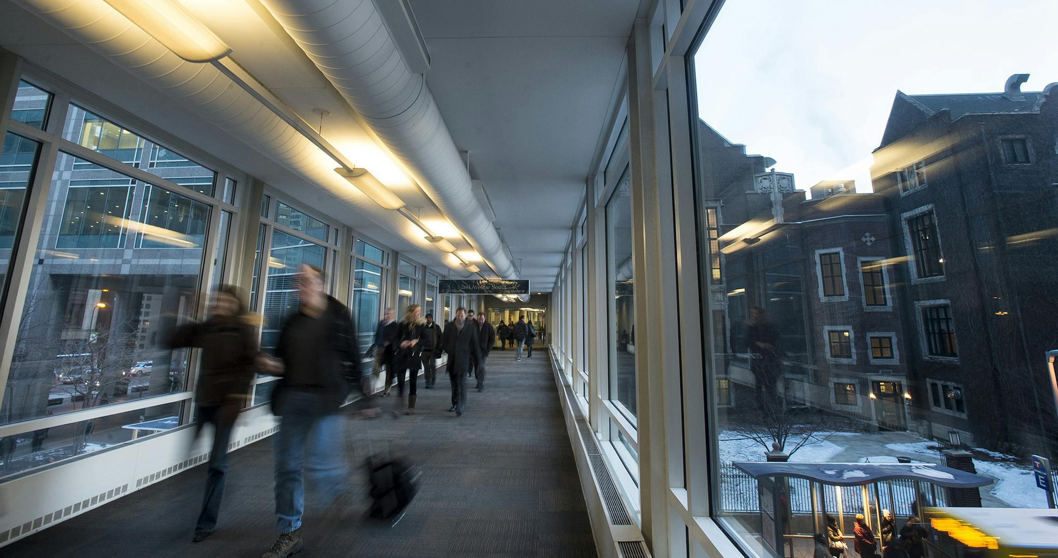 Commuters passed over 2nd Avenue South between the Northstar Center and Capella Tower on Wednesday, Jan. 13, 2016 in downtown Minneapolis. ] (AARON LAVINSKY/STAR TRIBUNE) aaron.lavinsky@startribune.com A look at the Minneapolis Skyway system which we take for granted. Photographed January, 2016. ORG XMIT: MIN1601172334321953