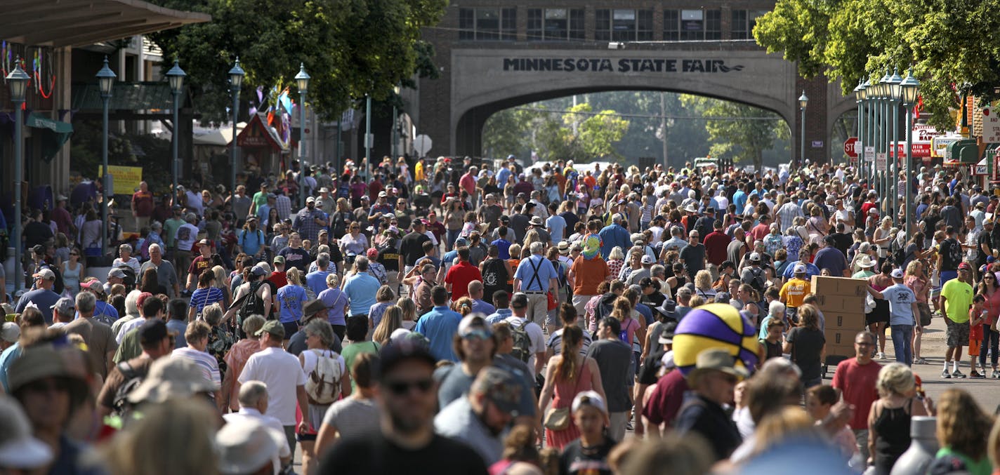 Before noon, the streets were already packed as fairgoers took advantage of a perfect day of weather for the fair. ] First day of the Minnesota State Fair.
BRIAN PETERSON &#x2022; brian.peterson@startribune.com
Falcon Heights, MN 08/23/2018