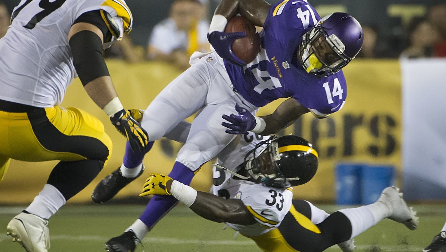 Vikings Stephon Diggs is taken down by Steelers Alden Darby on a punt return in the 3rd quarter. ] Minnesota Vikings -vs- Pittsburgh Steelers, 2015 NFL Hall of Fame Game at Tom Benson Hall of Fame Stadium in Canton, Ohio Brian.Peterson@startribune.com Canton, OH - 8/9/2015 ORG XMIT: MIN1508092210220382