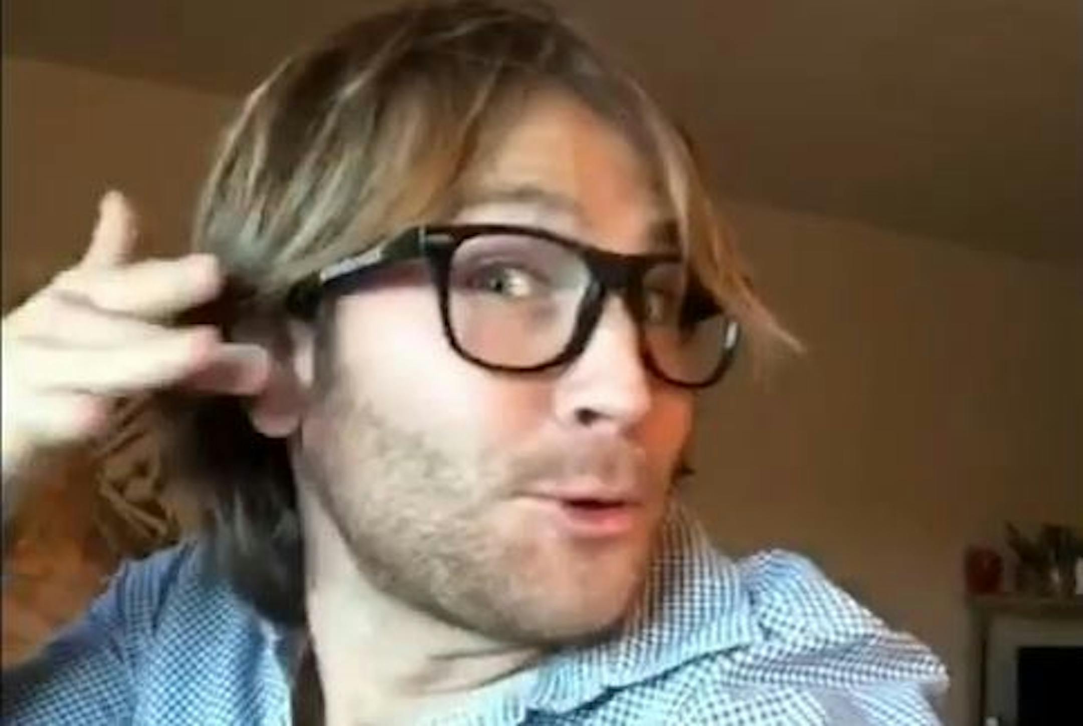 Jamie Costa impersonates 18 Robin Williams characters in a viral video tribute.