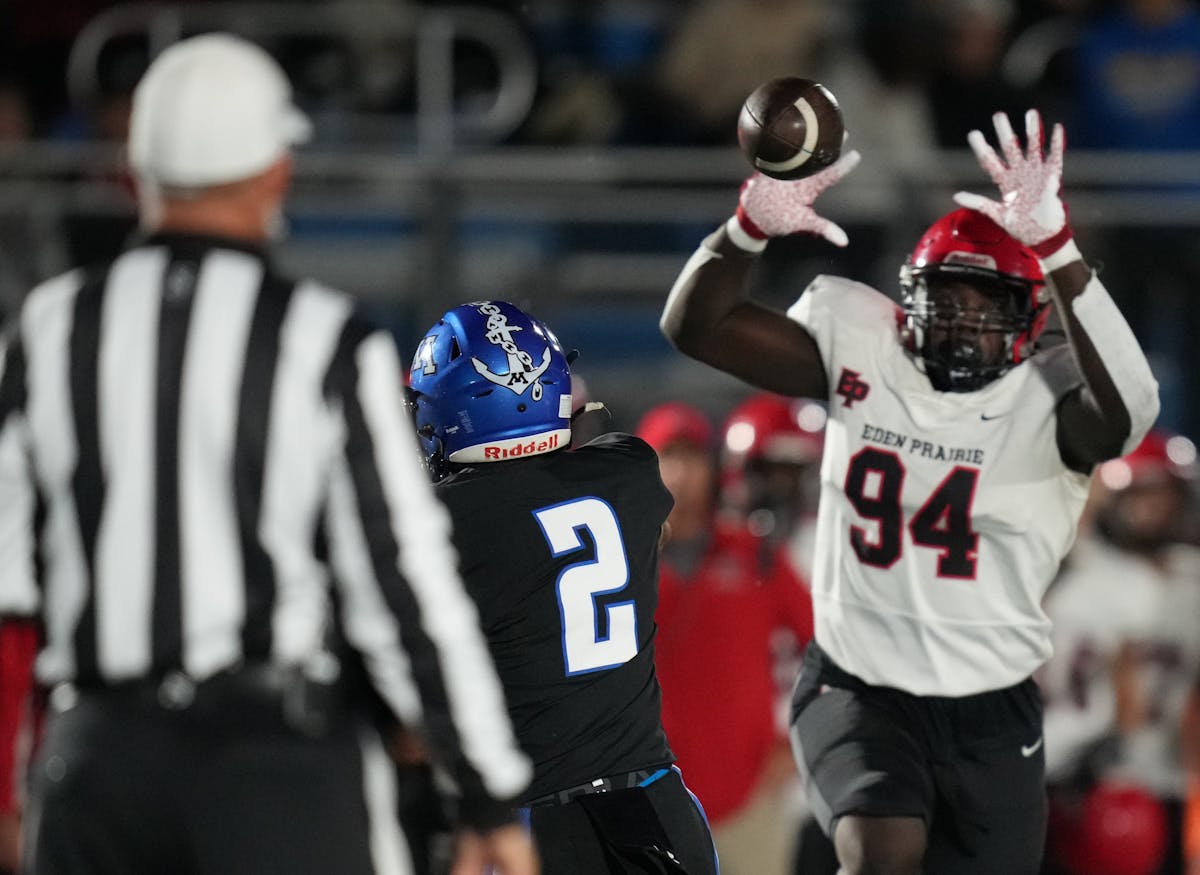 Eden Prairie’s Mo Saine (94) is a first-team All-Metro pick who’s headed to the Gophers.