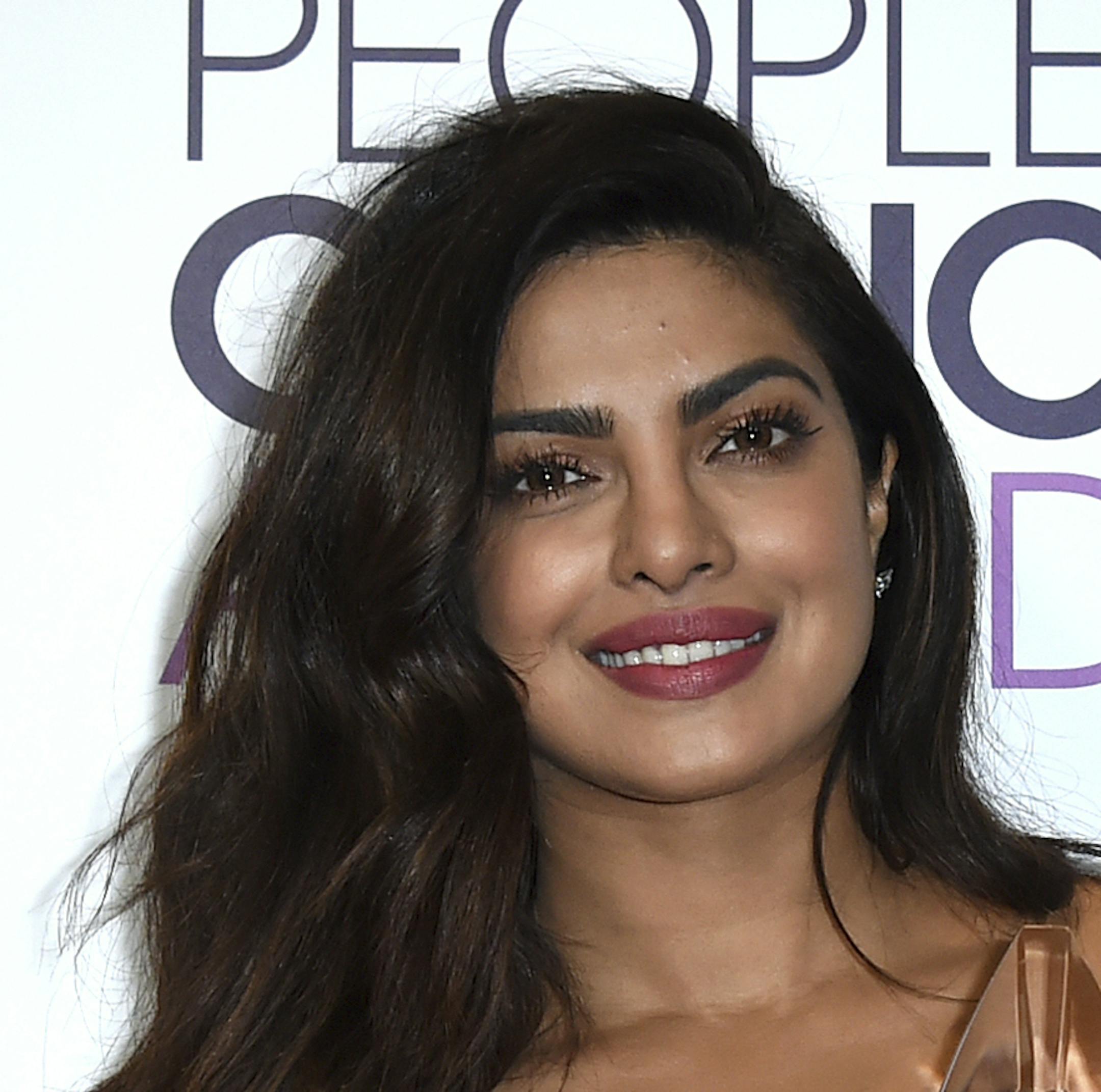 Priyanka Chopra poses in the press room with the award for favorite dramatic TV actress at the People's Choice Awards at the Microsoft Theater on Wednesday, Jan. 18, 2017, in Los Angeles. (Photo by Jordan Strauss/Invision/AP)