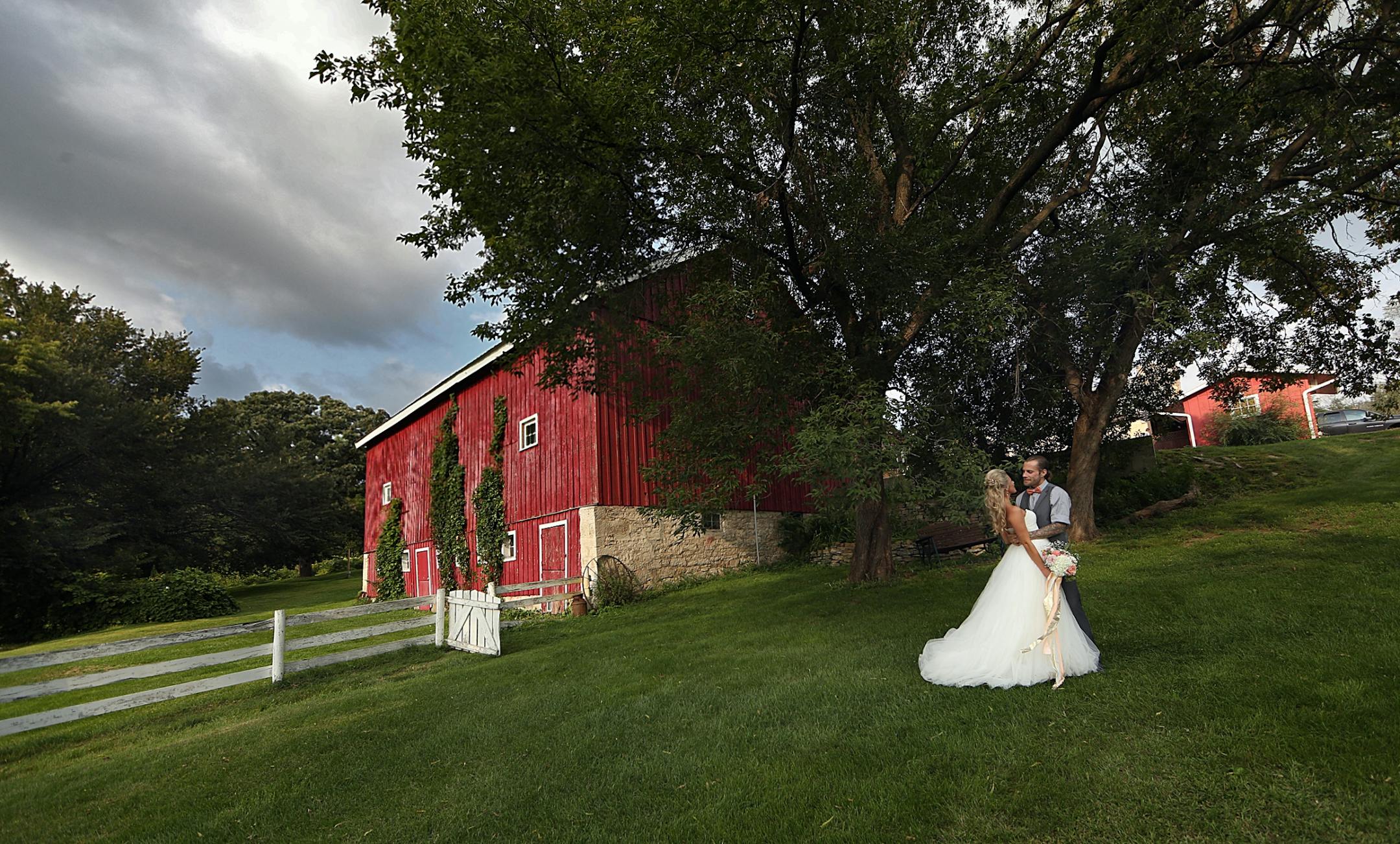 Newlyweds Savannah and Jeremy Eckert posed for photographs following the ceremony.