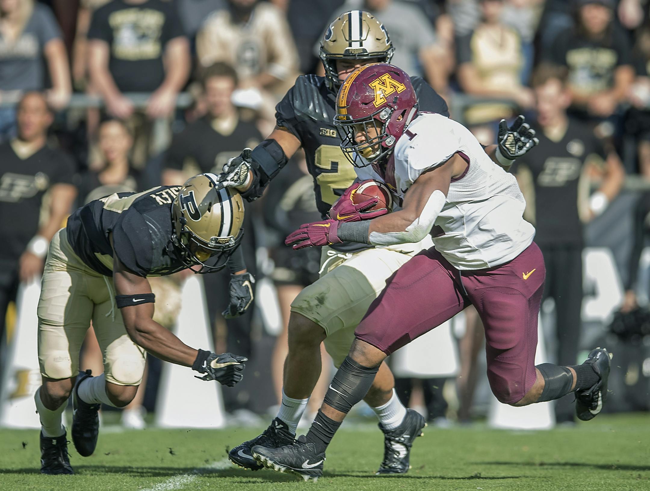 Minnesota's running back Rodney Smith ran with the ball during the second quarter the Gophers took on Purdue at Ross-Ade Stadium, Saturday, October 7, 2017 in West Lafayette, IN.
