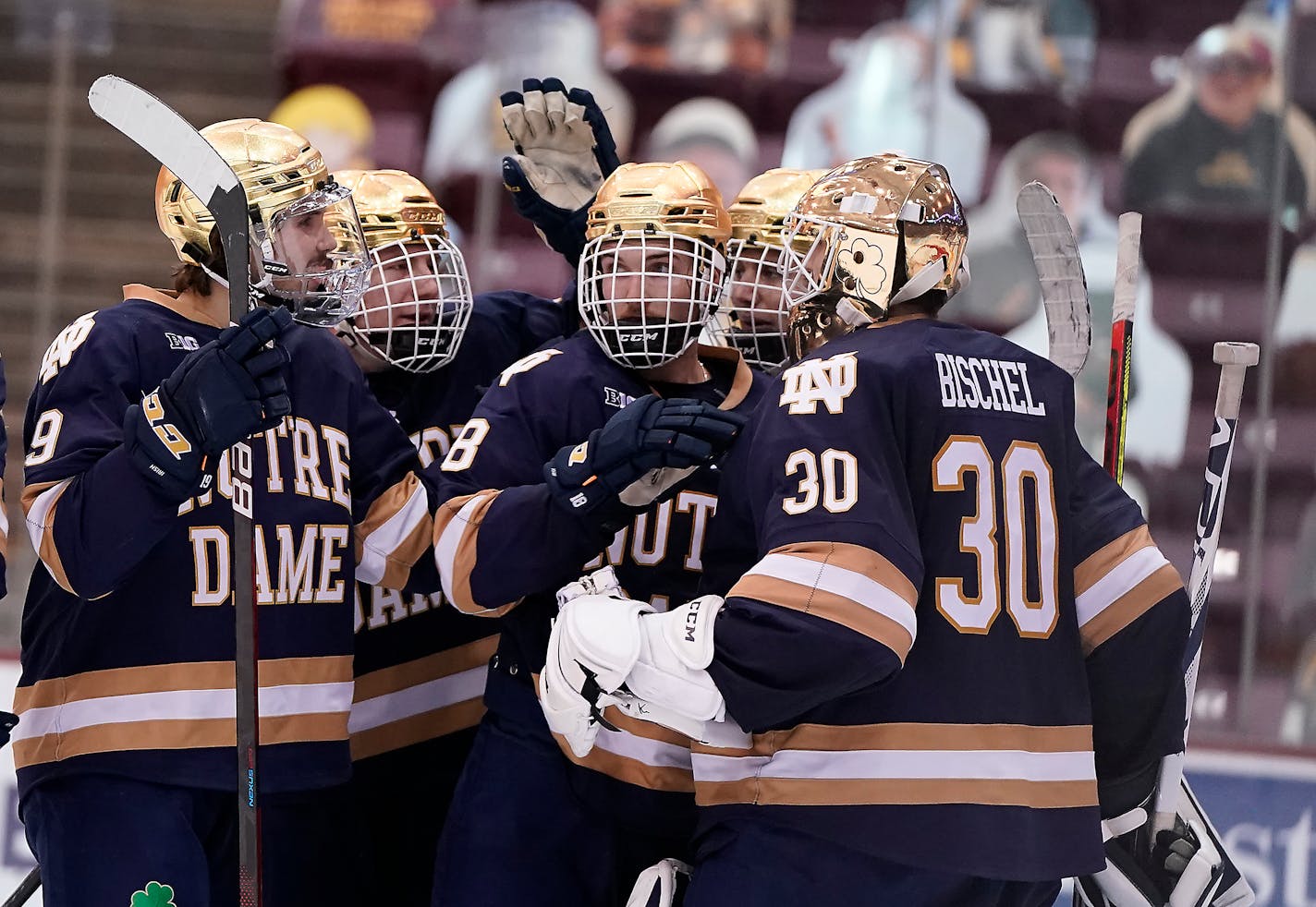 Notre Dame celebrated their win against Minnesota. ] LEILA NAVIDI • leila.navidi@startribune.com