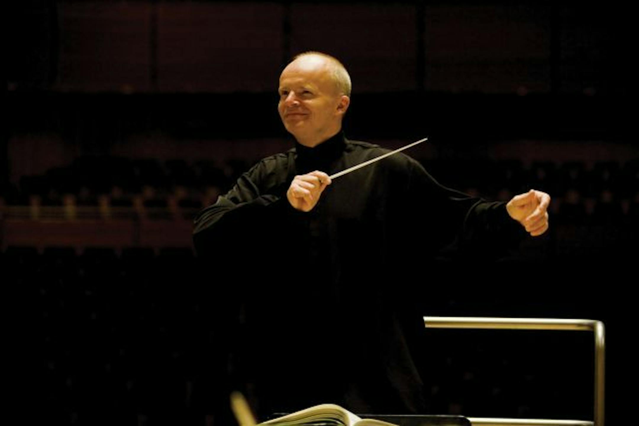 Conductor Thomas Zehetmair.