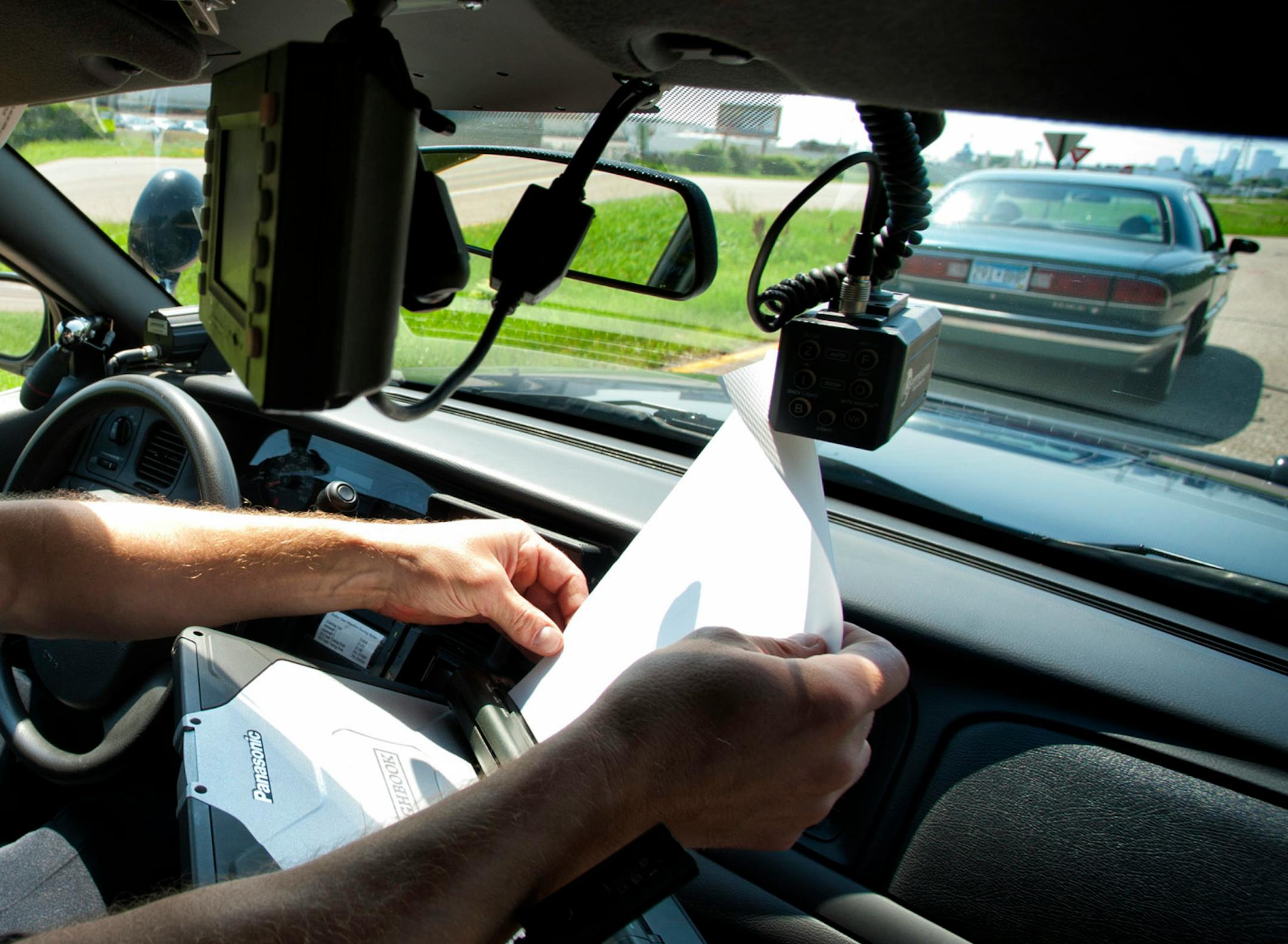 A federal court judge in Missouri has ruled that warning other drivers of a speed trap by flashing your headlights is a 1st Amendment right.