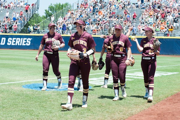 Live: Gophers-Washington College World Series softball game resumes after weather delay