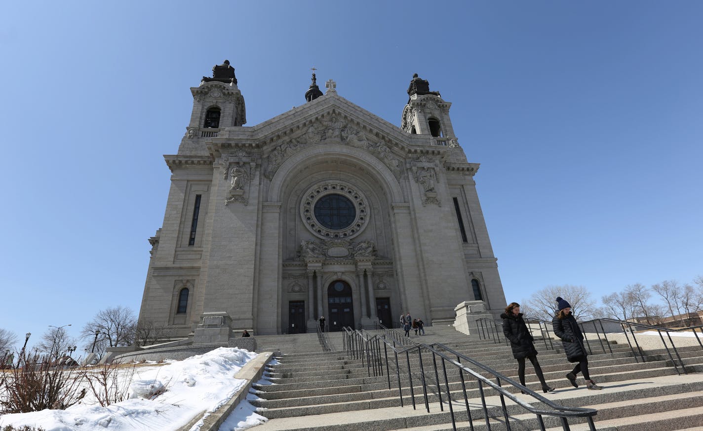 Worshippers exit St. Paul Cathedral after the noon Easter Mass on Sunday, April 1, 2018. [Ellen Schmidt &#x2022; ellen.schmidt@startribune.com