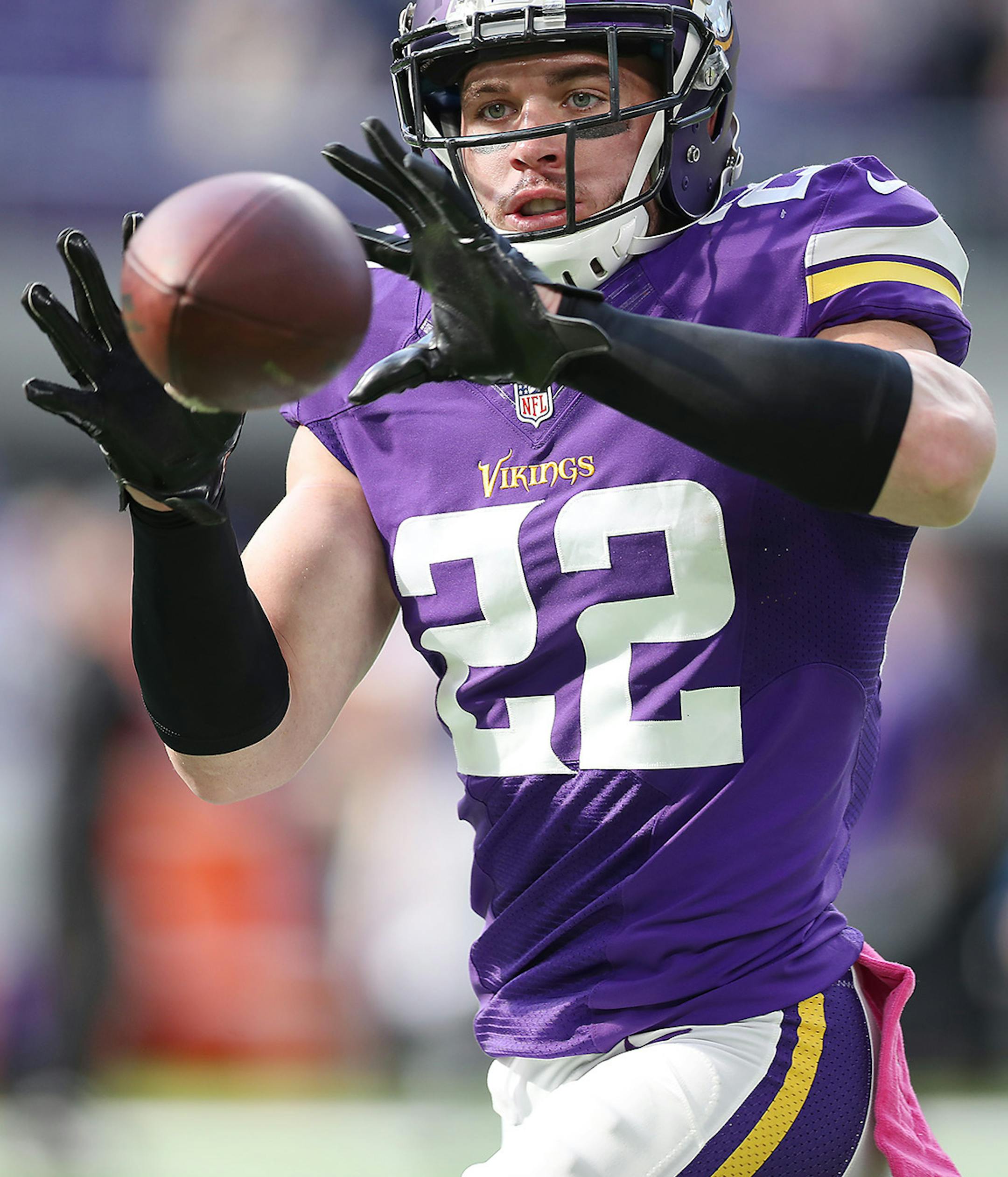 Minnesota Vikings free safety Harrison Smith warmed up before taking on the Houston Texans at US Bank Stadium, Sunday, October 9, 2016 in Minneapolis, MN. ] (ELIZABETH FLORES/STAR TRIBUNE) ELIZABETH FLORES • eflores@startribune.com