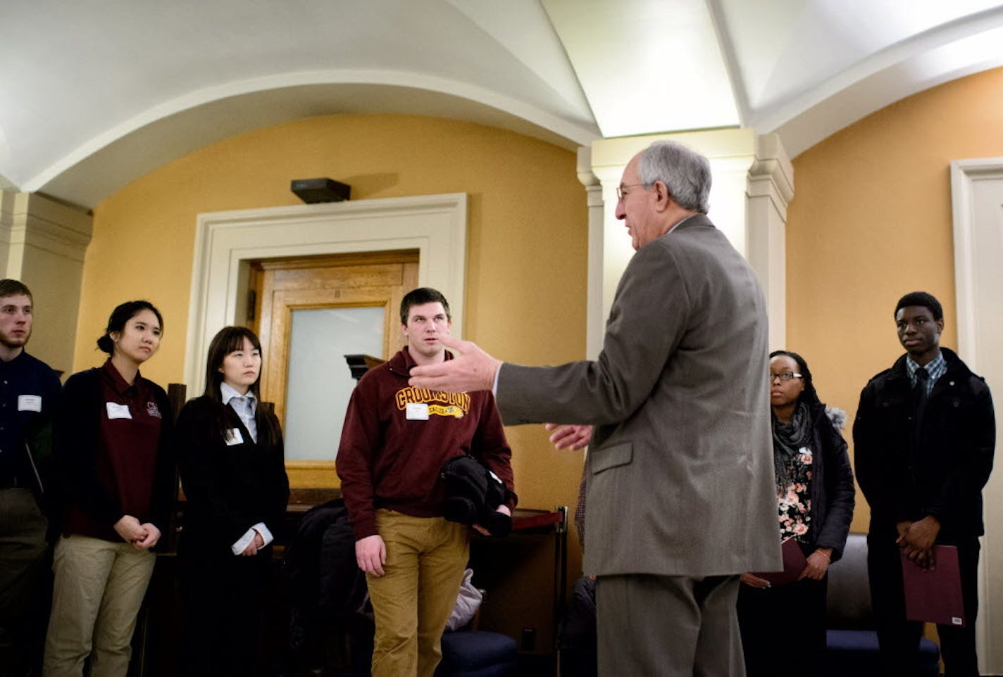 State Senator Leroy Stumpf met with a group of U of M students outside his office at the Capitol in 2015.