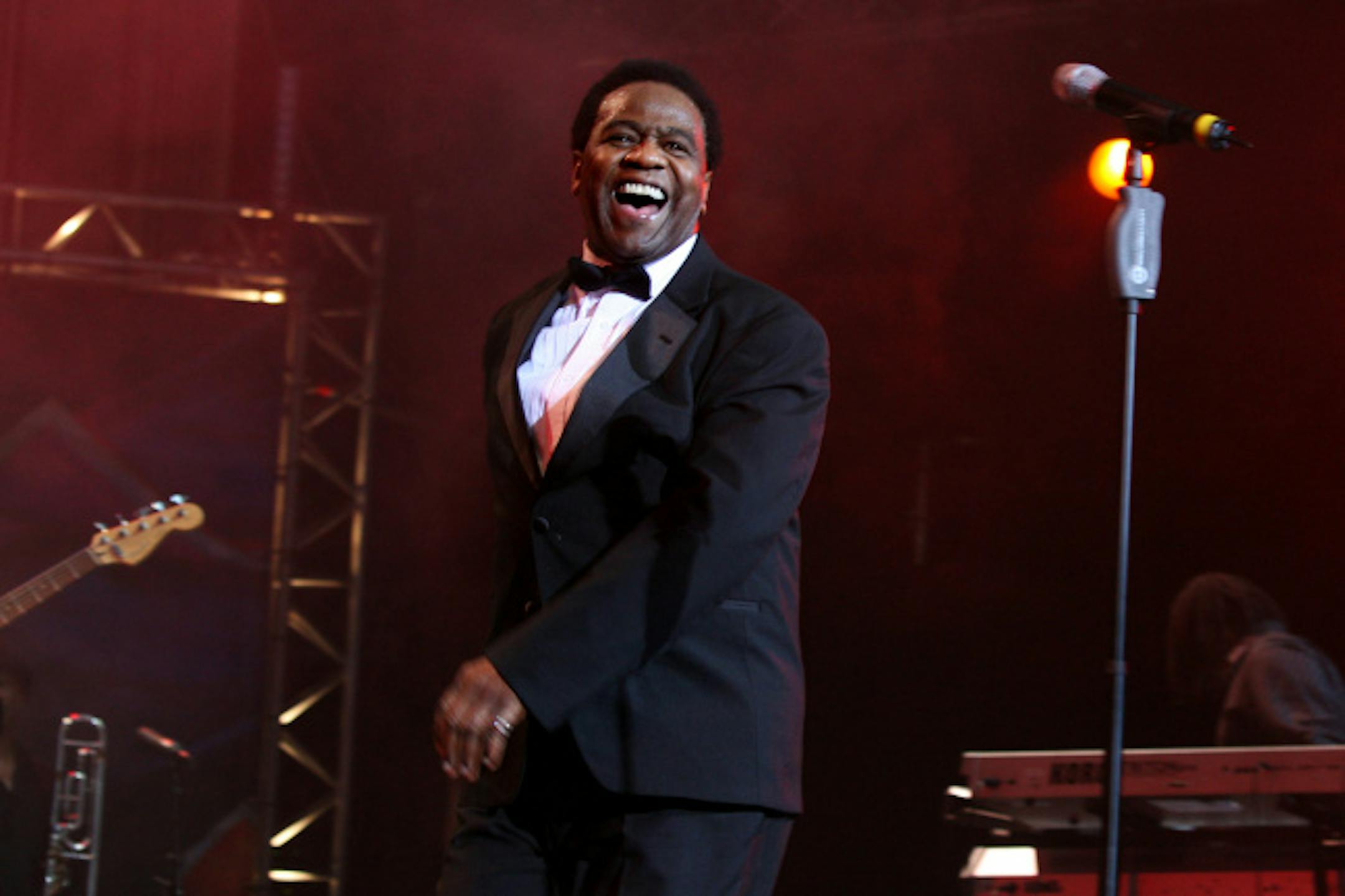 US singer and musician Al Green performs on stage during a concert at the "Jazz a Vienne" festival, 07 July 2007 in Vienne, southeastern France. AFP PHOTO PHILIPPE MERLE