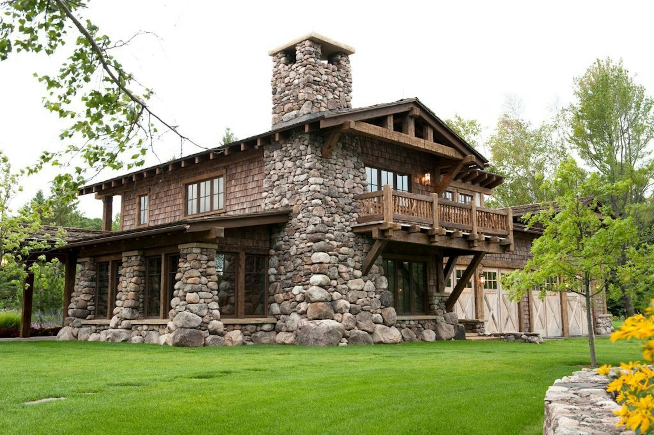 Drystack stone highlights the exterior.