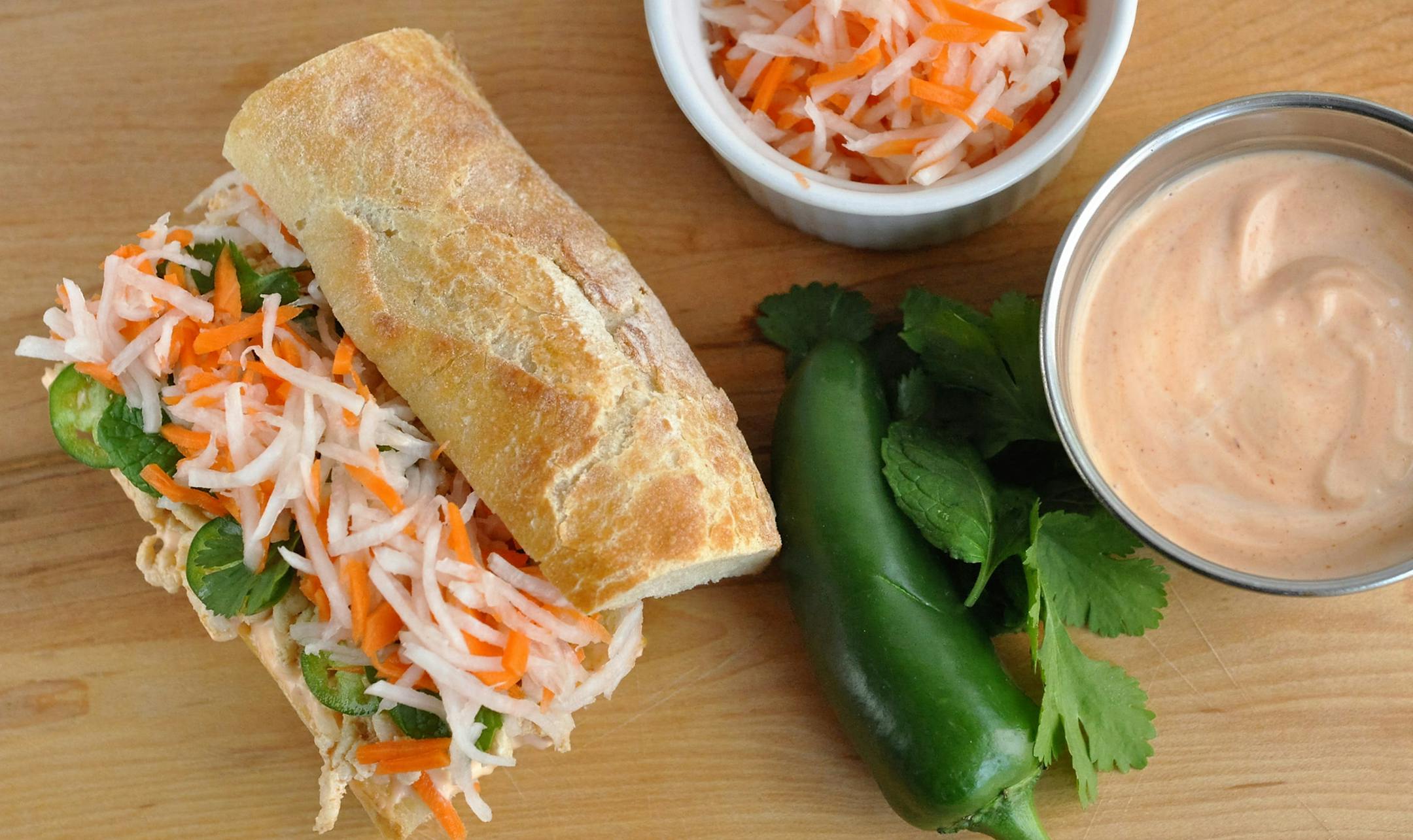 Chicken B&#xe1;nh M&#xec;