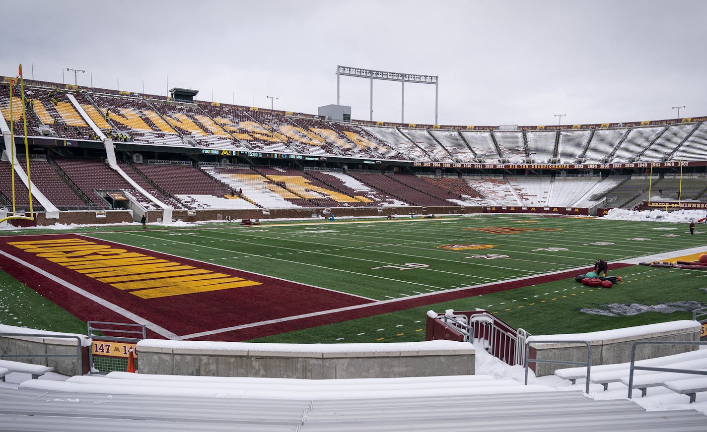 It took a movement involving a major college's leaders and dozens of Minnesotans on Wednesday to clear the snow from TCF Bank Stadium and prepare it for Saturday's game against Wisconsin. And more snow is on the way.