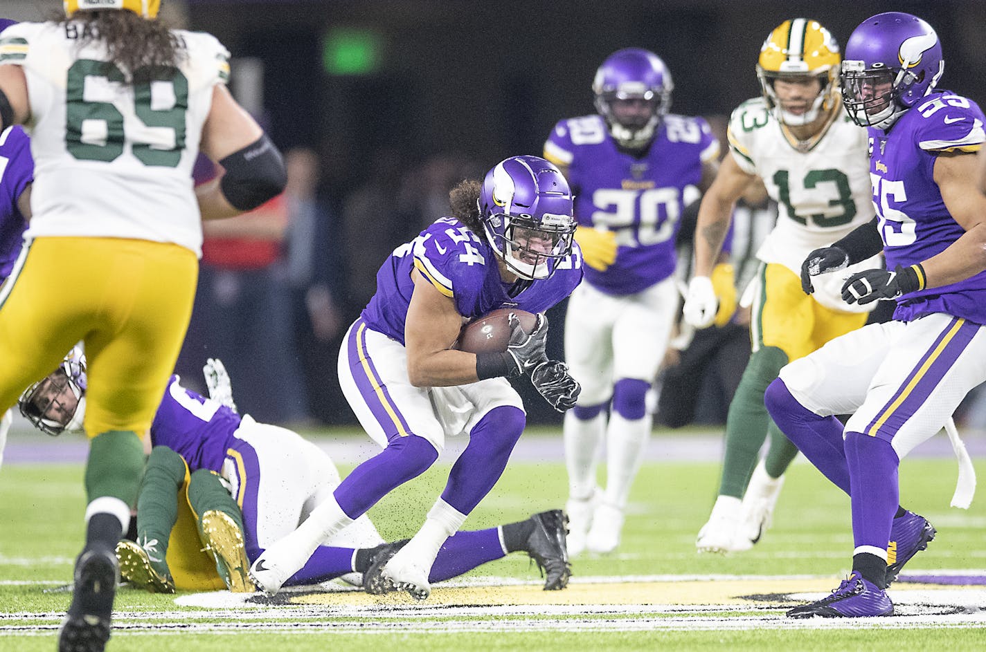 Minnesota Vikings middle linebacker Eric Kendricks was injured after recovering a fumble in the second quarter. ] ELIZABETH FLORES &#x2022; liz.flores@startribune.com The Minnesota Vikings take on the Green Bay Packers at U.S. Bank Stadium, Sunday, December 23, 2019 in Minneapolis, MN.