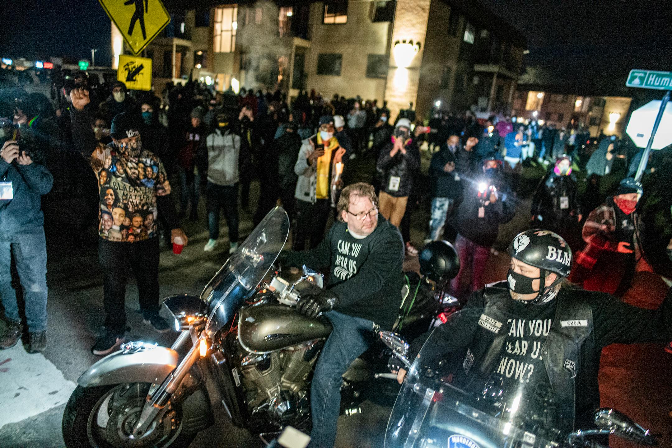 People protest near the Brooklyn Center Police Department in response to the fatal police shooting of Daunte Wright, Thursday, April 15, 2021 in Brooklyn Center, Minn.
