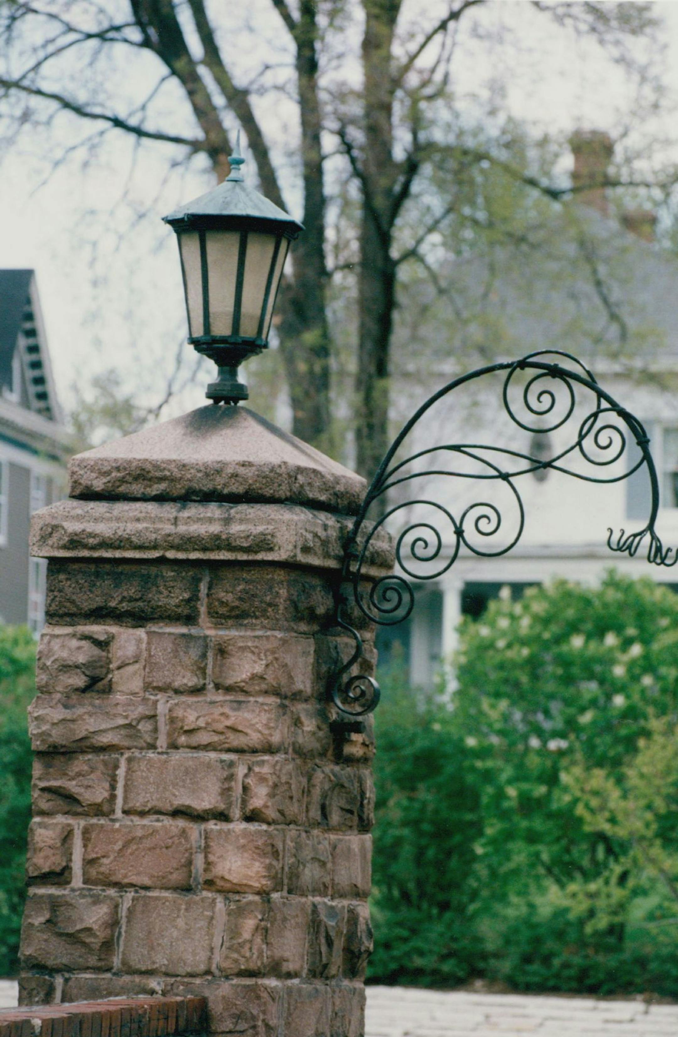 May 11, 1994 Expanded spotlight on the Crocus Hill Nei Cdetail from the Crocus Hill neighborhood May 21, 1994 Rick Sennott, Minneapolis Star Tribune