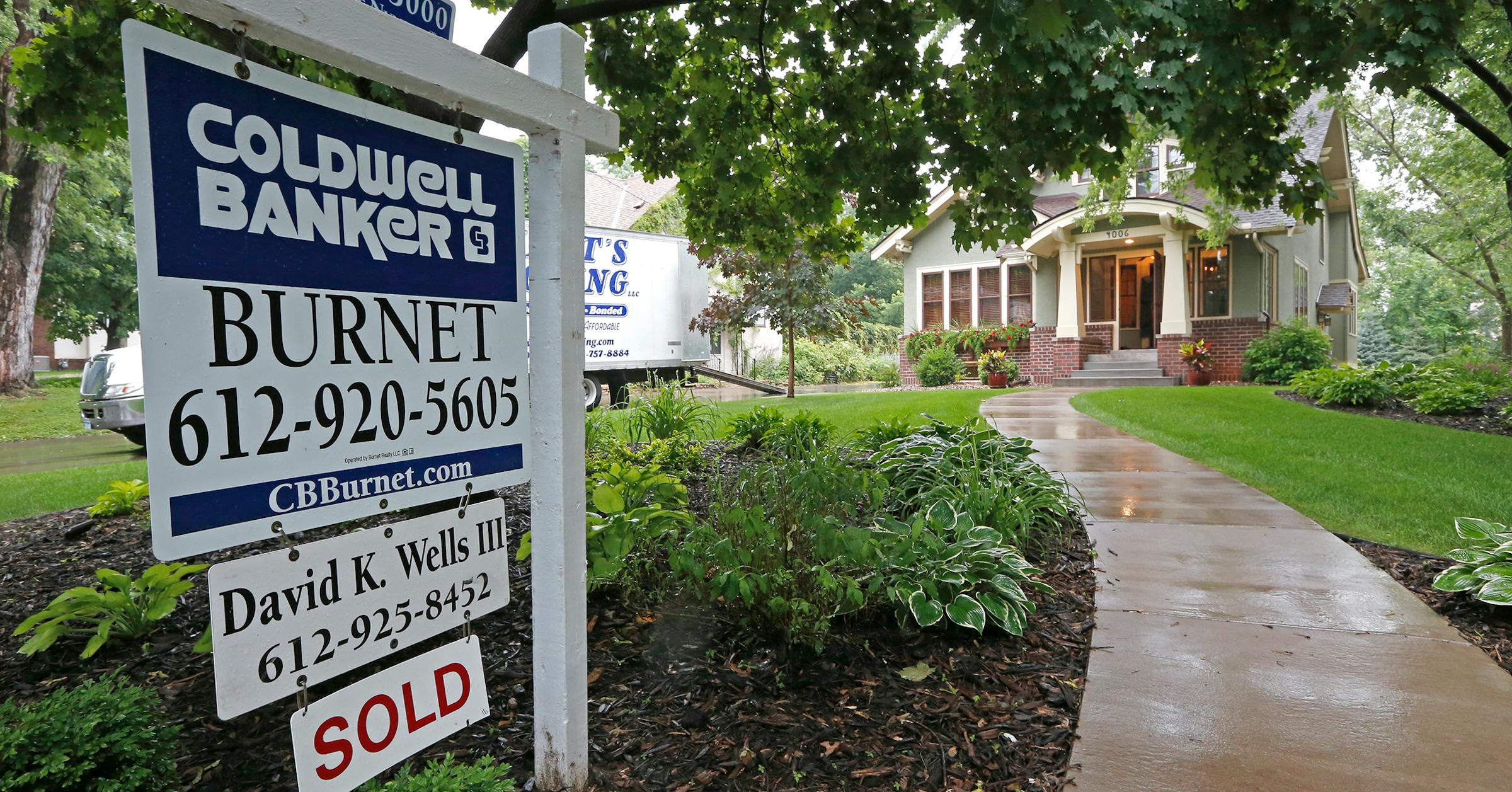 A late-season rally for Twin Cities home buyers pushes market to record-high prices