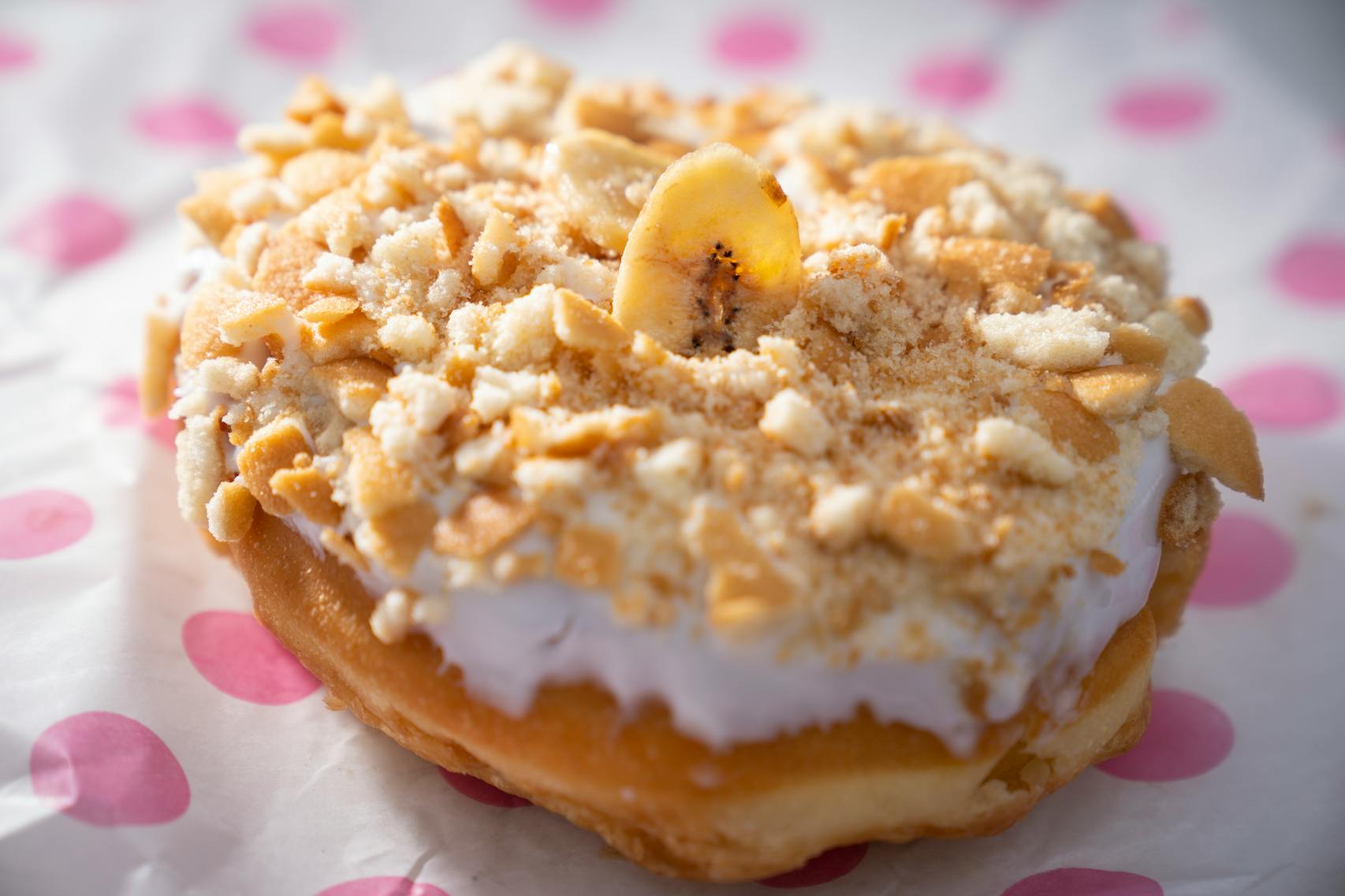 Banana Cream Pie Donut from Fluffy’s Hand-Cut Donuts. The new foods of the 2023 Minnesota State Fair photographed on the first day of the fair in Falcon Heights, Minn. on Tuesday, Aug. 8, 2023. ] LEILA NAVIDI • leila.navidi@startribune.com