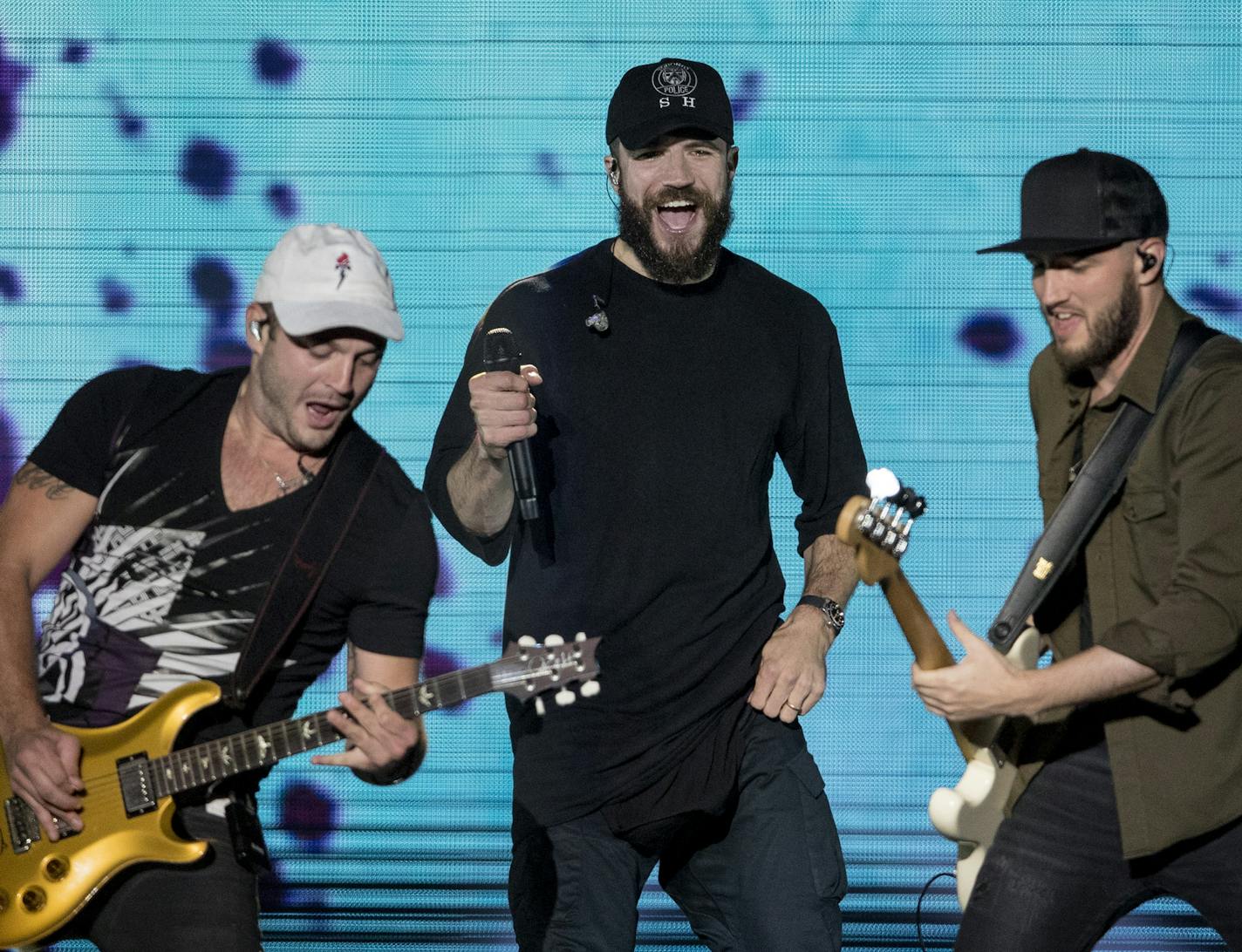 Sam Hunt (center) rocked the soldout grandstand on Monday. ] CARLOS GONZALEZ &#xef; cgonzalez@startribune.com - September 4, 2017, Falcon Heights, MN, Minnesota State Fair, Sam Hunt