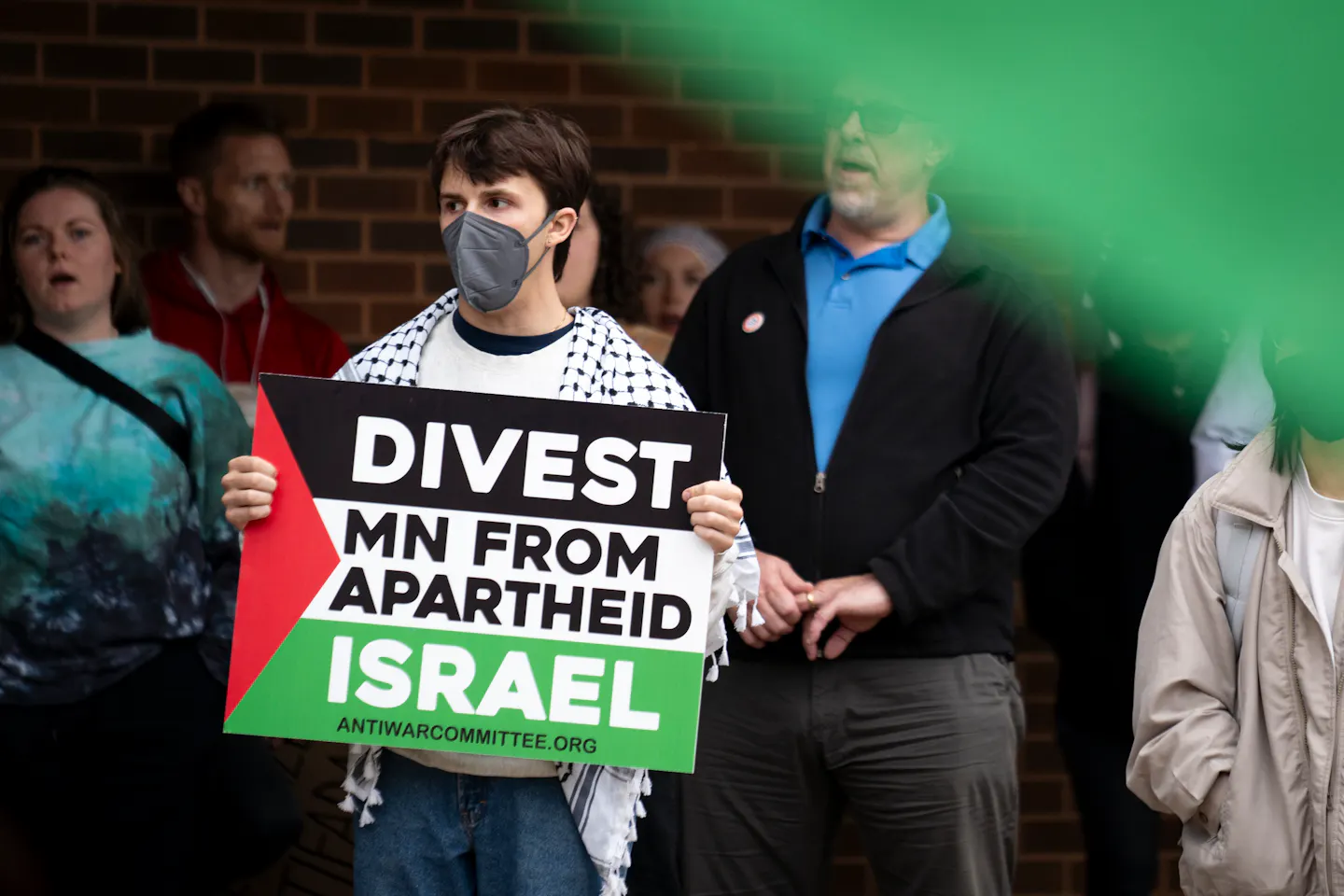 Minnesota Investment Board passes climate resolution, but pro-Palestinian protesters want more - Vimarsana News