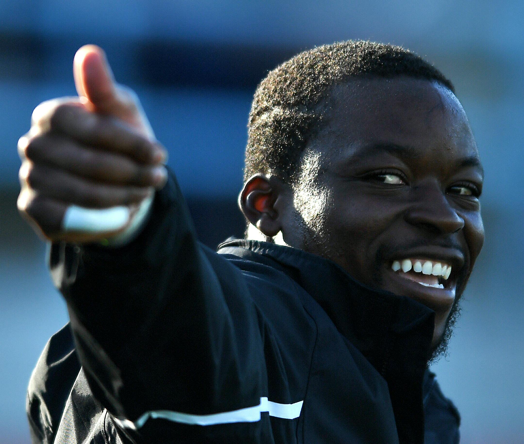 Minnesota United FC goalkeeper Sammy Ndjock (33) gave a thumbs up to a fan holding a sign making fun of Ndjock's own goal in Wednesday night's game against Bournemouth. ] (AARON LAVINSKY/STAR TRIBUNE) aaron.lavinsky@startribune.com Minnesota United FC played the Ft. Lauderdale Strikers on Saturday, July 23, 2016 at the National Sports Center in Blaine, Minn.
